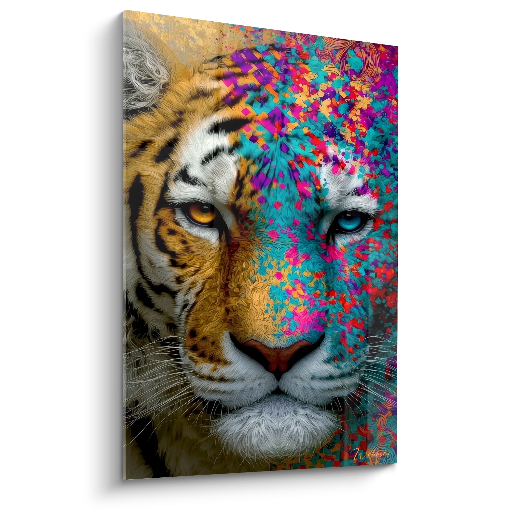 Tigre au visage doré et rayé, moitié droite éclatée en confettis turquoise et violets