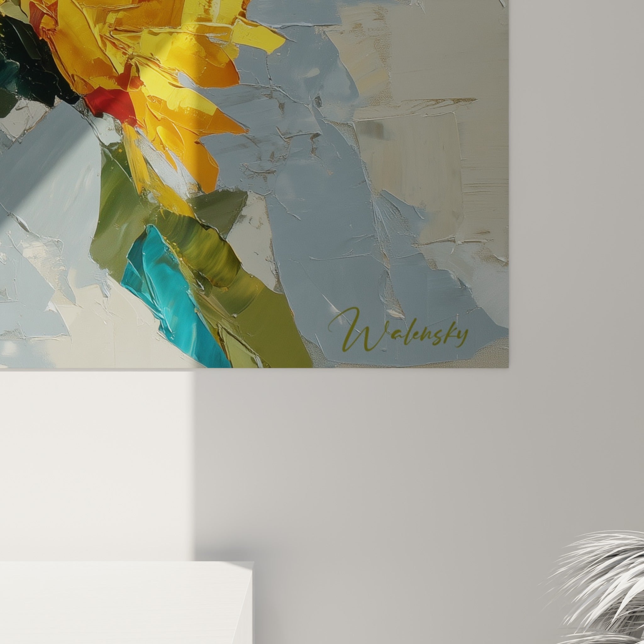 Empâtements épais jaune et gris révélant le grain de la peinture sur ce tournesol accroché au mur
