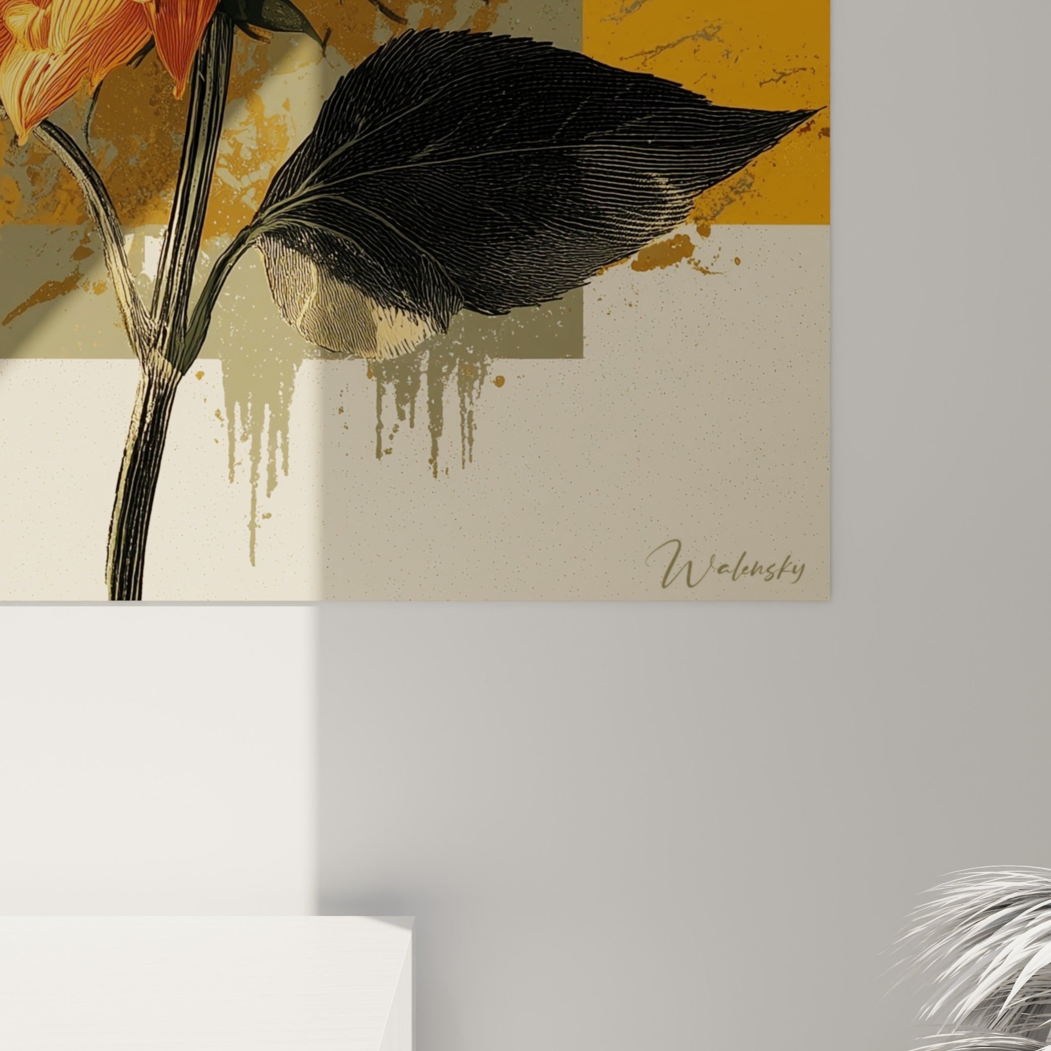 Grain fin des pétales ocre et traits noirs du feuillage se mêlant en gros plan sur la toile