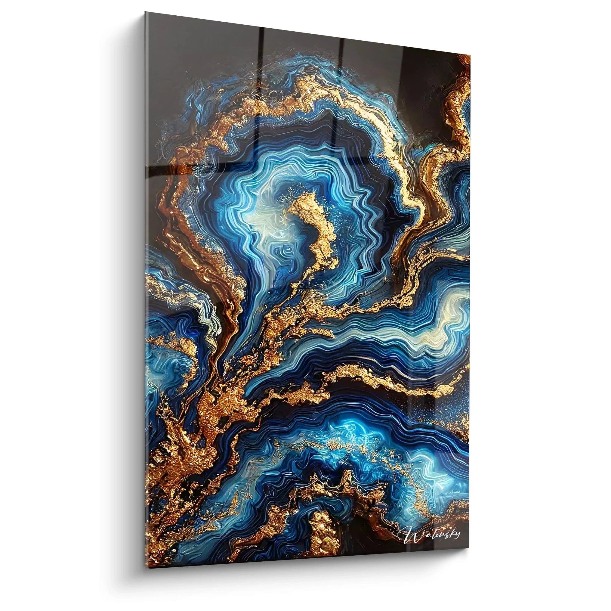 Tableau style epoxy capturant la fluidité de l'océan, avec des vagues bleues profondes et des éclats dorés. Une touche de lumière éclatante dans la profondeur marine.


