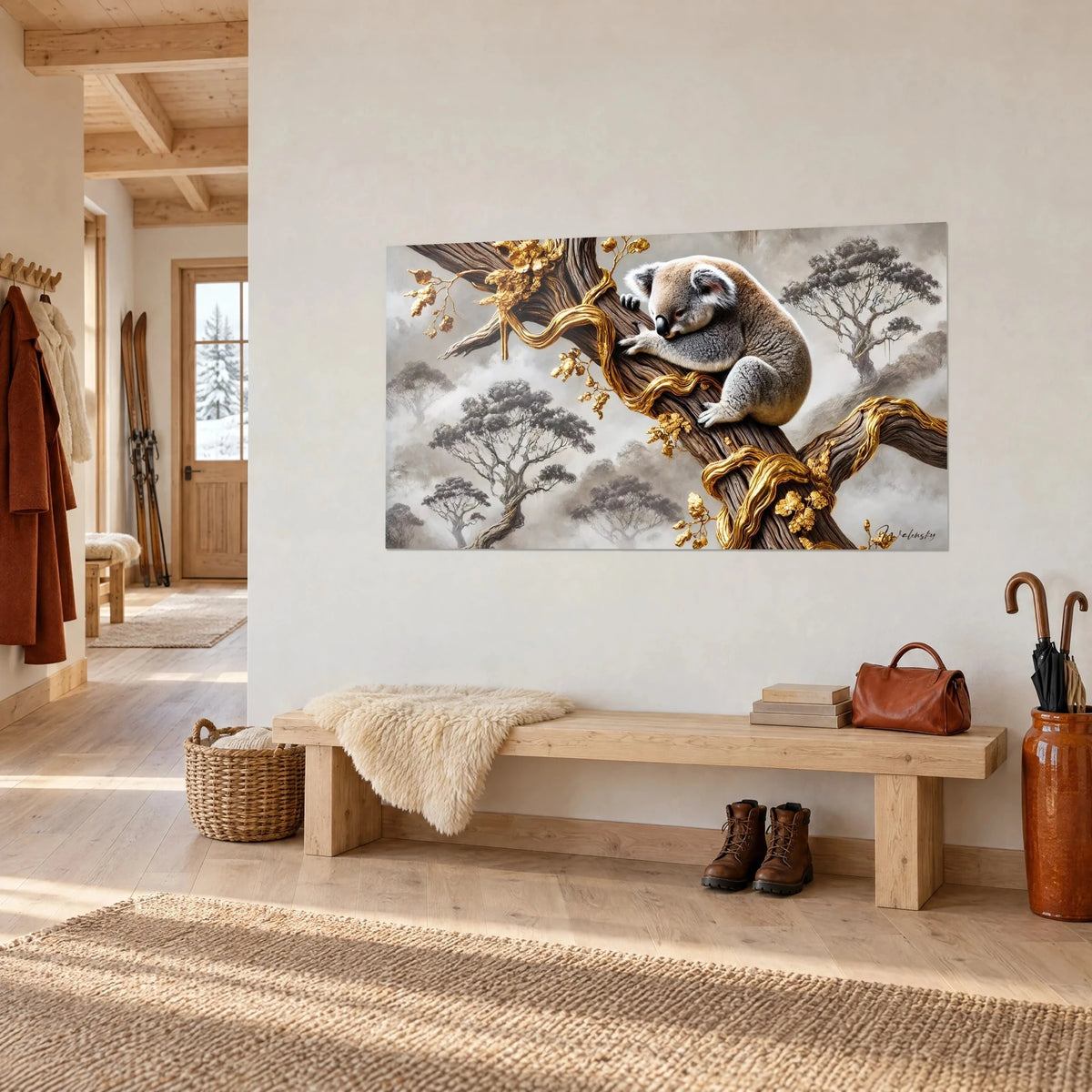 Gemälde eines flauschigen Beuteltiers, das sich an einen braunen Baumstamm schmiegt, flüssige goldene Bäche und graue Bäume, über einer Holzbank in einem Chalet
