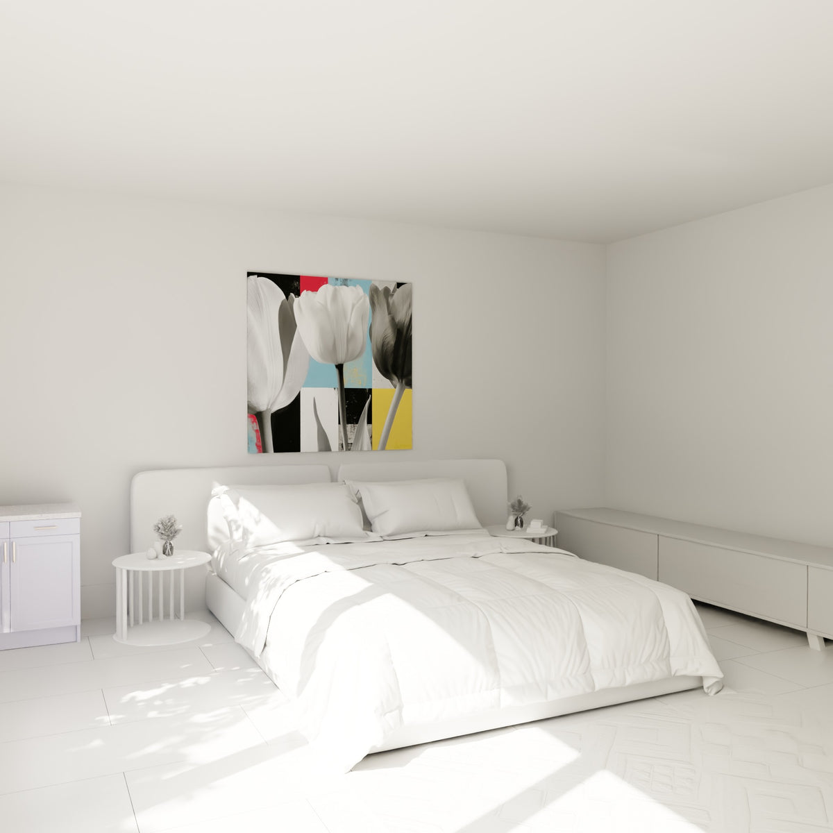 Fleurs de tulipe blanches et anthracite sur fond coloré, au-dessus d'un lit dans une chambre claire
