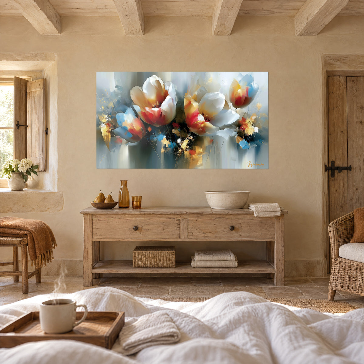 Tableau tulipes crème et carmin à touches dorées, face à un plateau et une tasse blanche au-dessus d'un lit dans une chambre claire