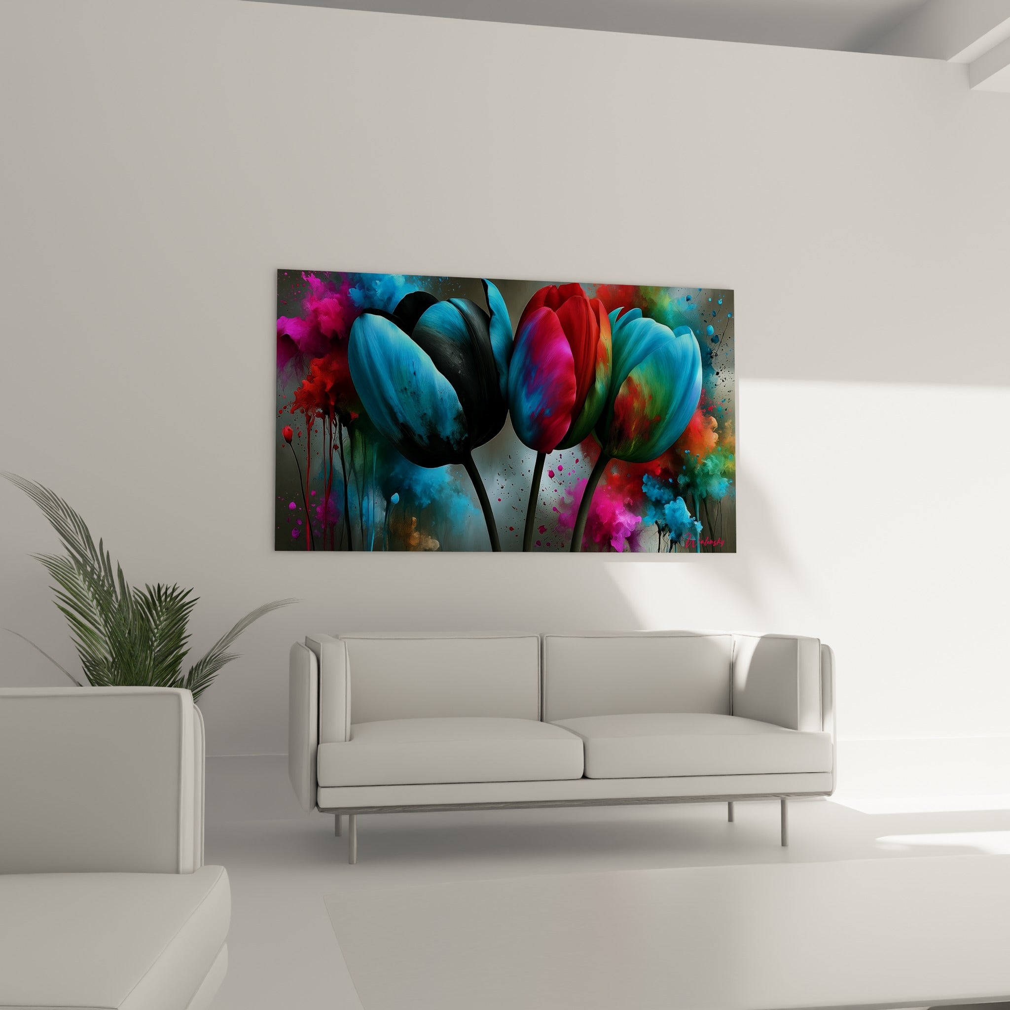 Pétales de tulipes bleu profond et rouge fuchsia disposés au-dessus d'un canapé dans un salon lumineux