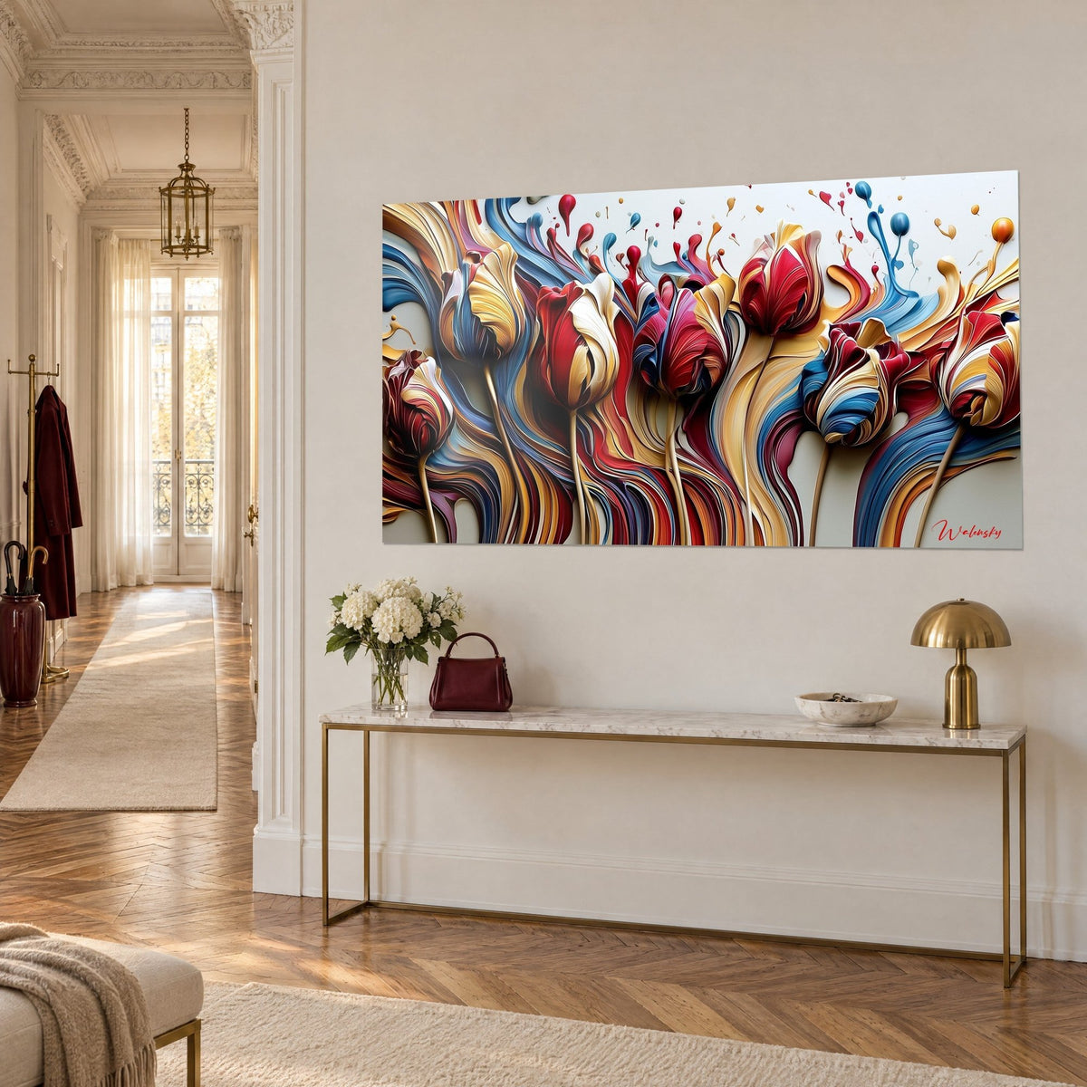 Tableau bouquet de fleurs sculptées en volutes carmin, ocre et bleu roi sur fond clair, console dorée, hall haussmannien