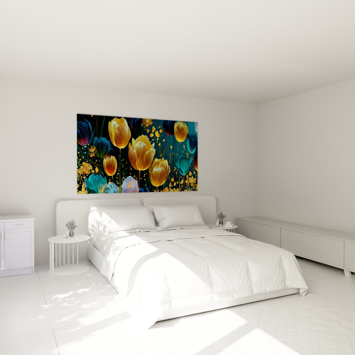 Bouquet de tulipes dorées et bleu nuit accroché au-dessus d'un lit dans une chambre claire