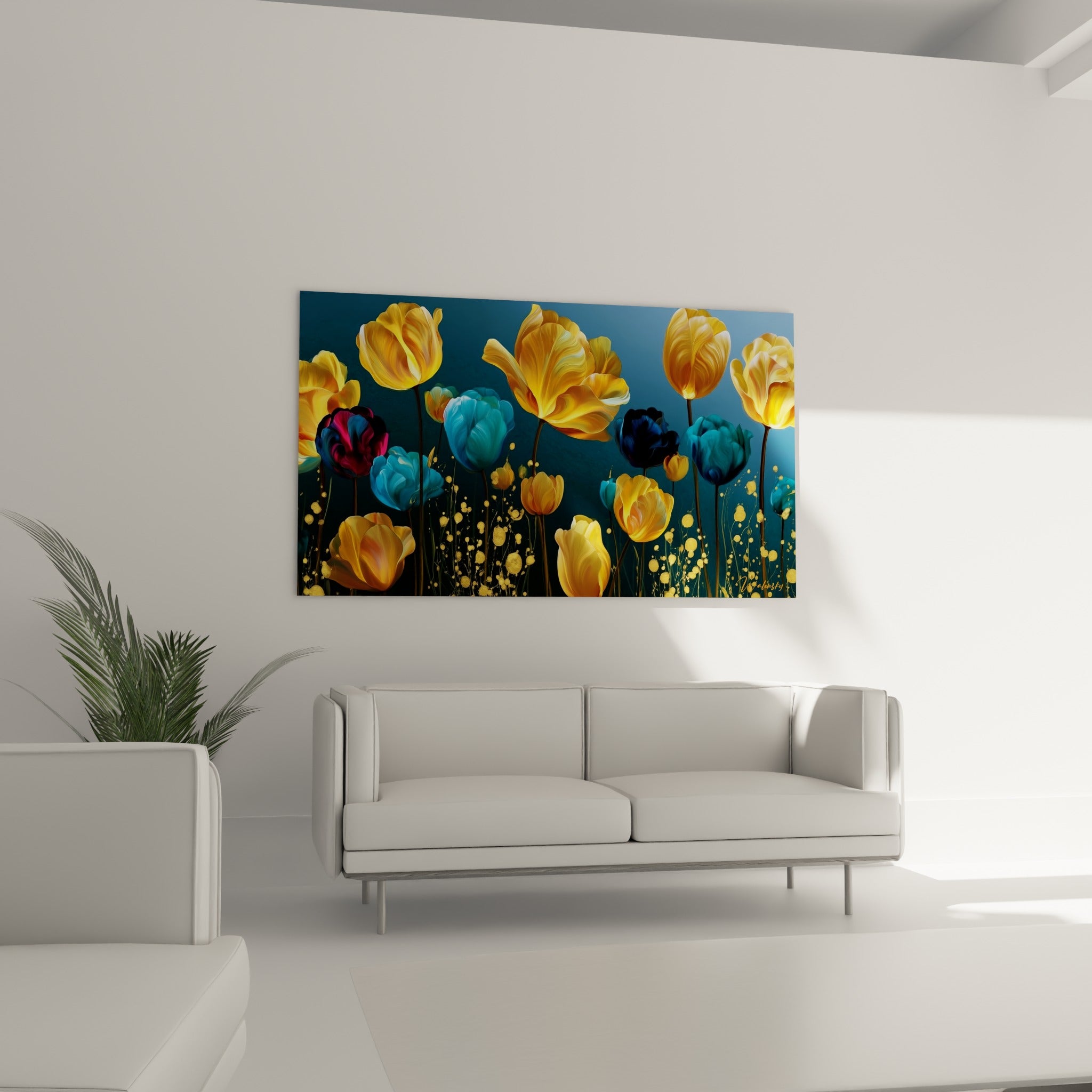 Corolles dorées et bleu nuit d'une tulipe déployées au-dessus d'un canapé dans un salon lumineux