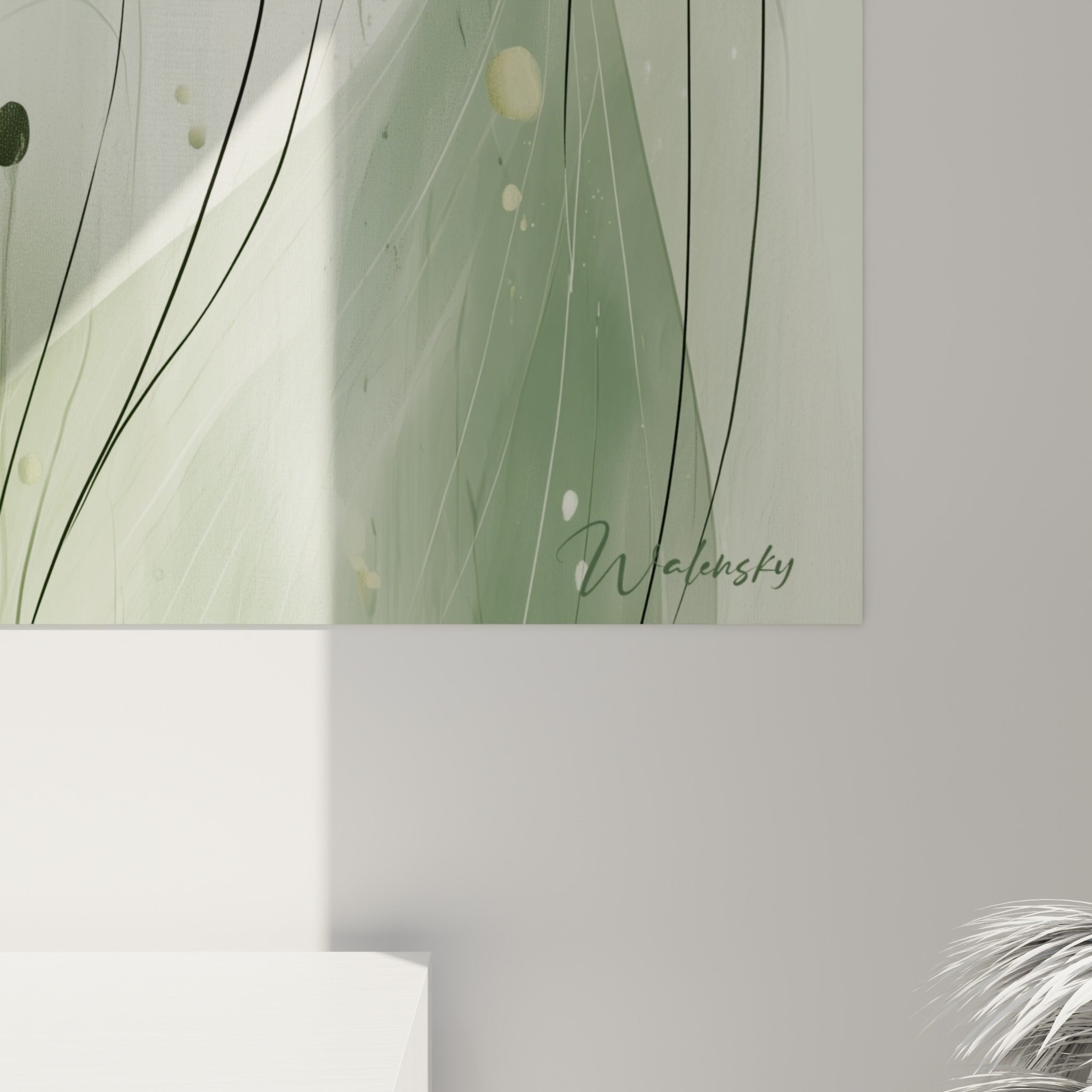 Détail des pétales de tulipe où le vert sauge et l'ocre se mêlent aux fines lignes graphiques tracées