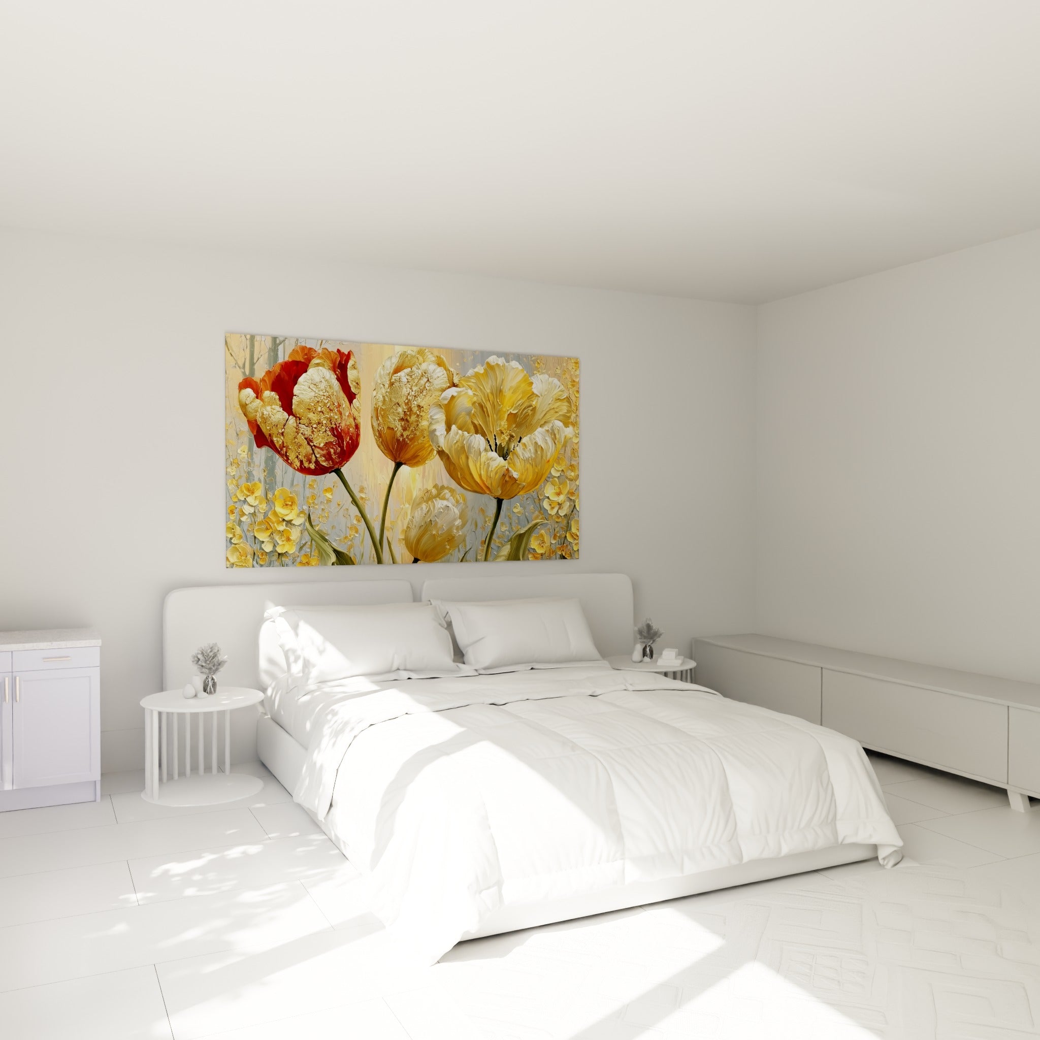Bouquet de tulipes dorées et rouges accroché au-dessus d'un lit dans une chambre claire