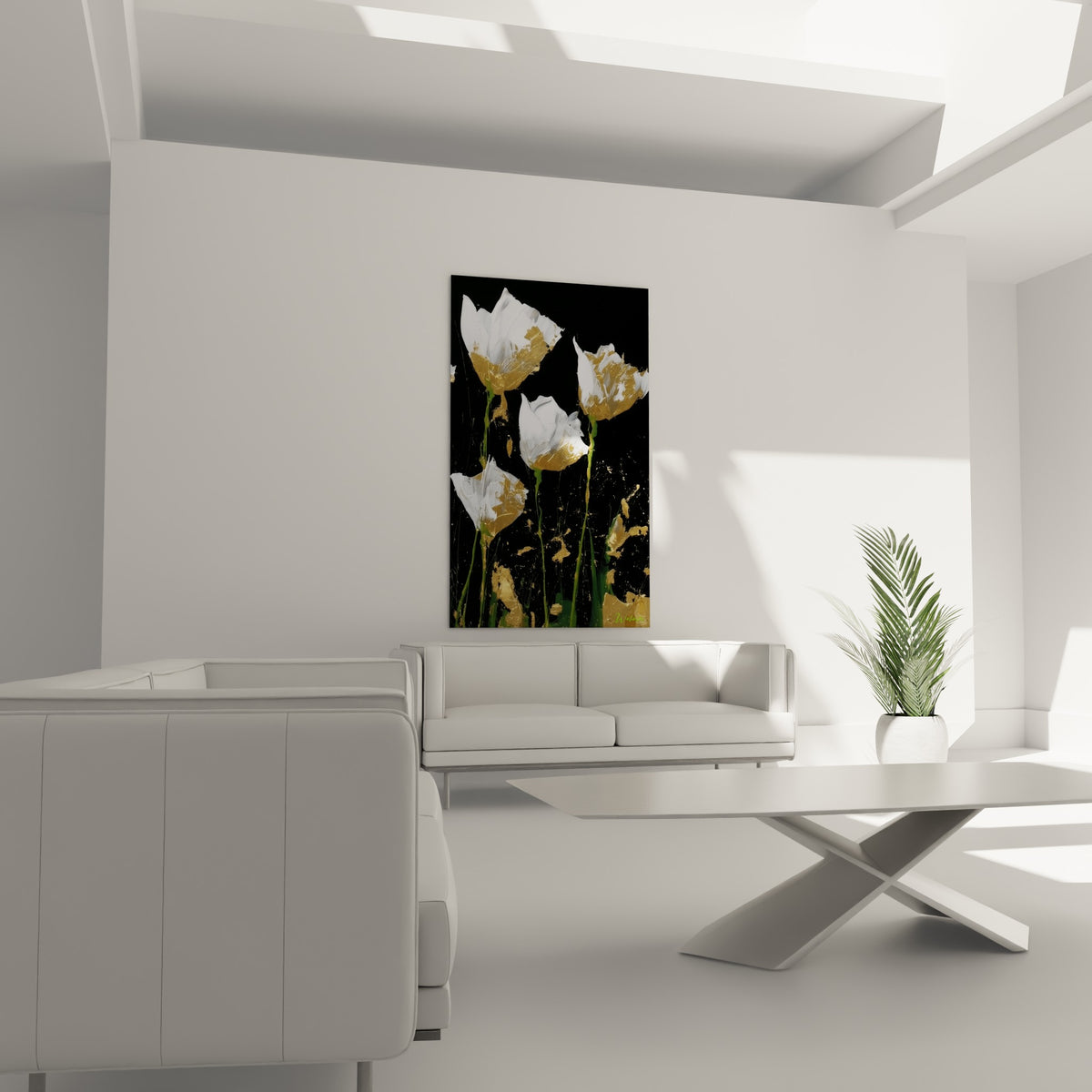 Pétales dorés et blancs de tulipes contrastant avec un fond noir, au-dessus d'un canapé dans un salon lumineux.