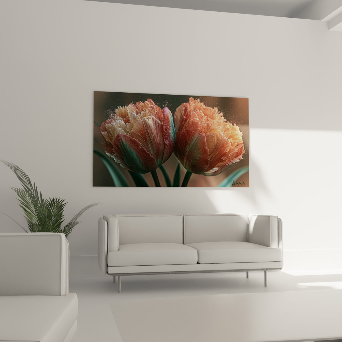 Fleurs de tulipe corail et dorées suspendues au-dessus d'un canapé dans un salon lumineux