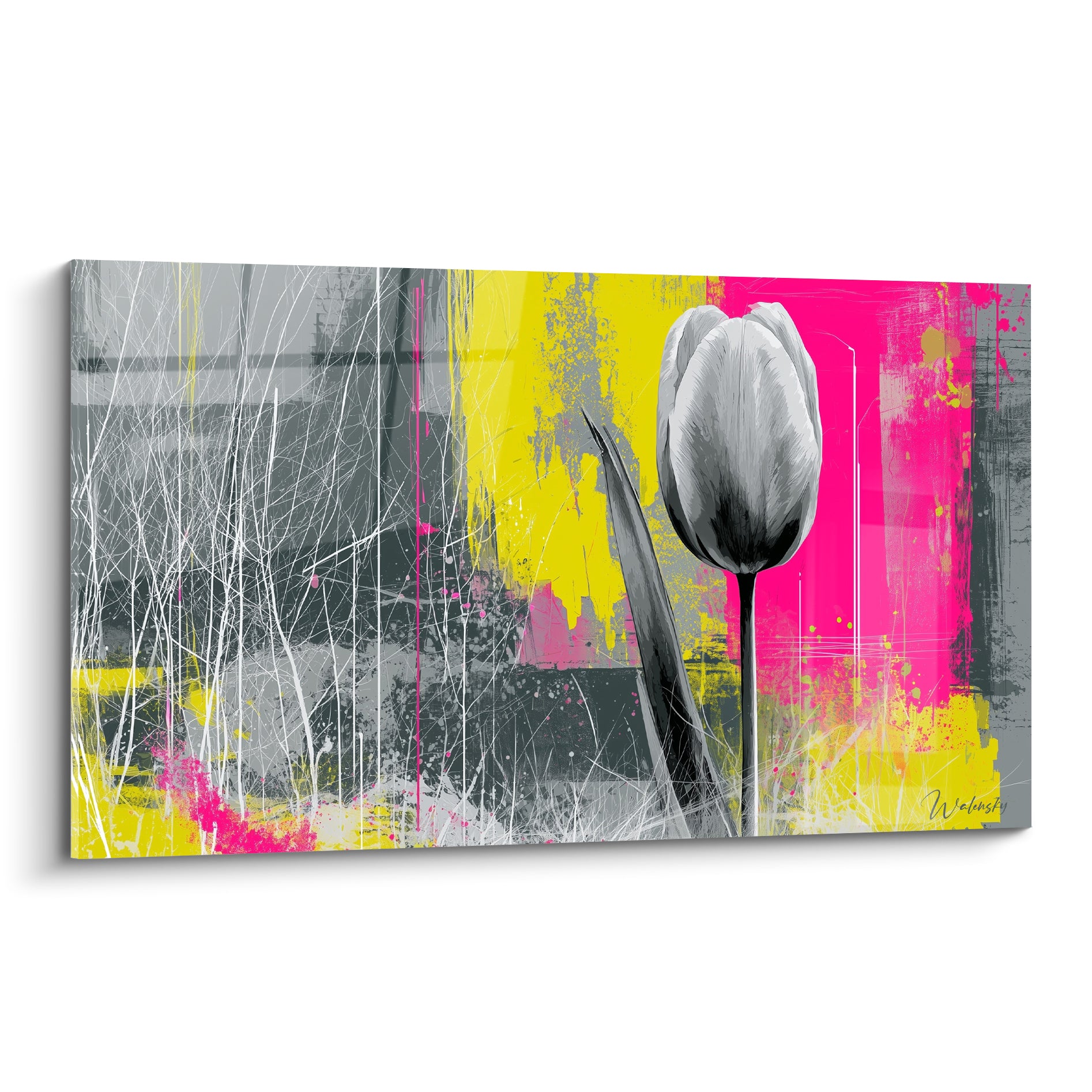 Tulipe grise en camaïeu se dresse sur fond rose fuchsia et jaune moutarde éclaboussé