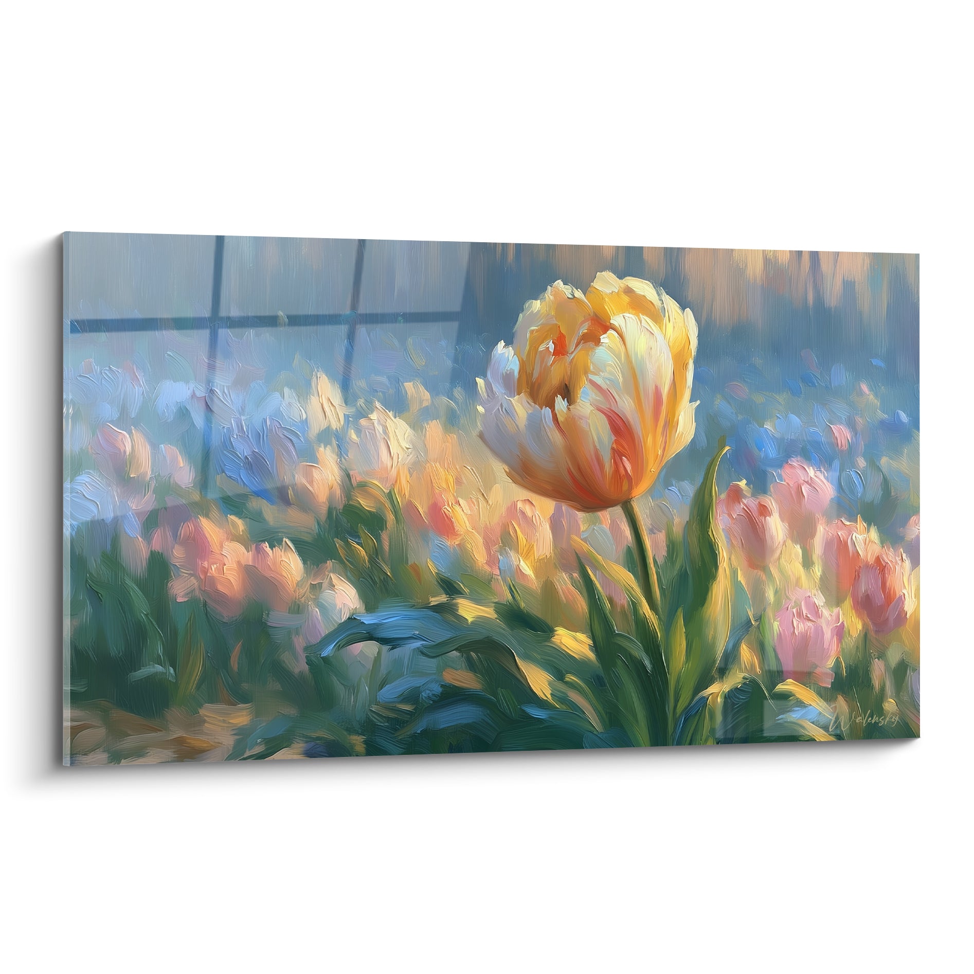 Tulipe jaune et orangée aux pétales empâtés dans un champ rose et bleu pastel lumineux