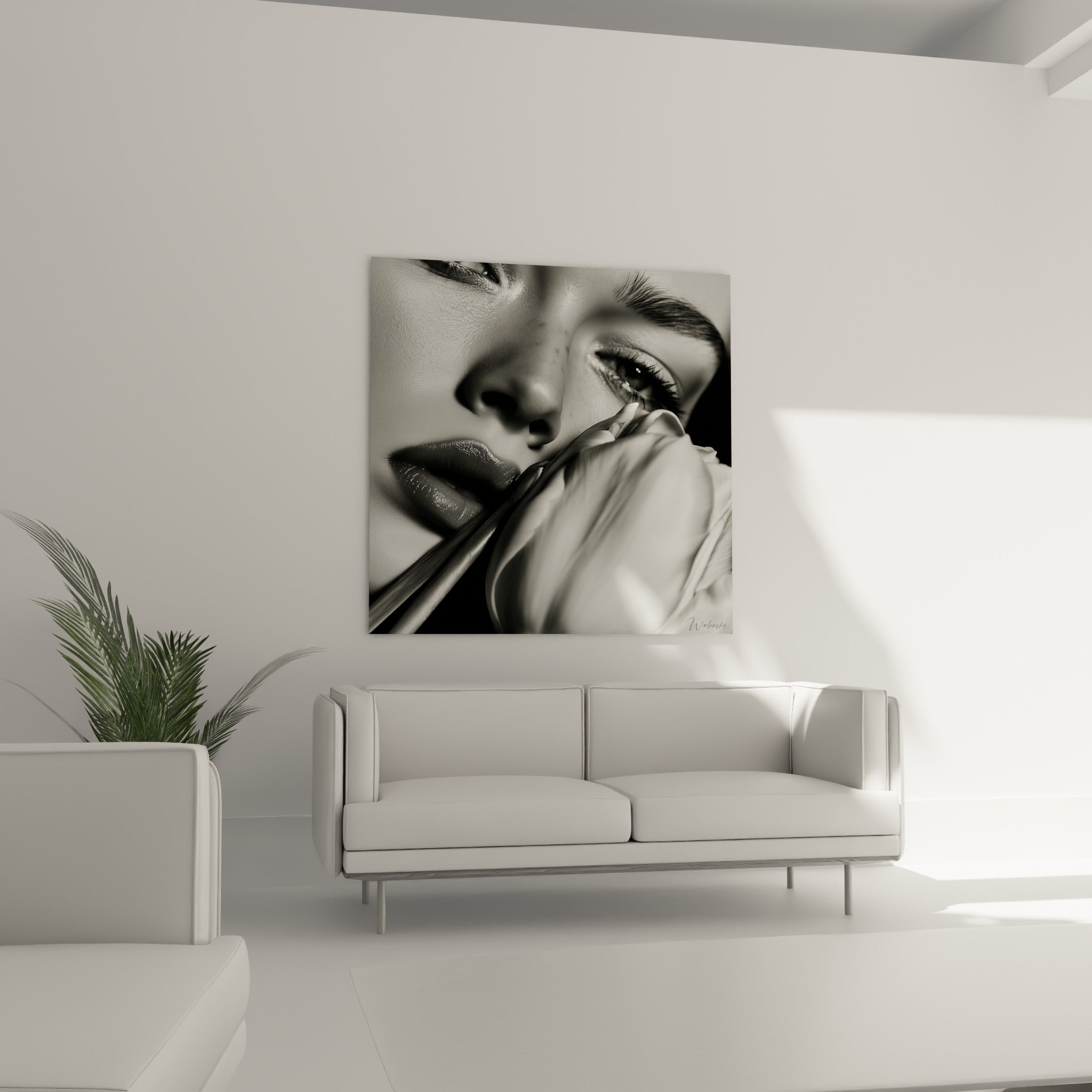 Lèvres et pétale de tulipe en clair-obscur anthracite au-dessus d'un canapé dans un salon lumineux