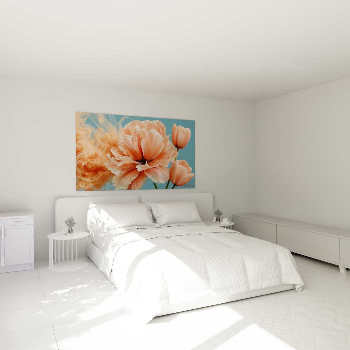 Pétales pêche et corail de cette tulipe accrochée au-dessus d'un lit dans une chambre claire