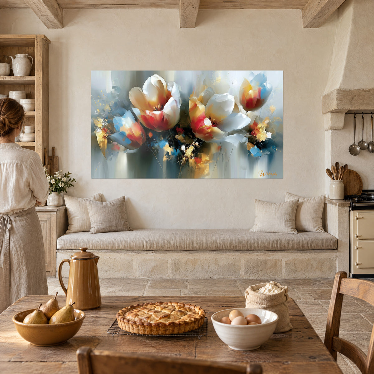 Tableau pétales nacrés, rouges et bleus, éclats d'or, femme de dos près d'une tarte aux poires dans une cuisine de pierre