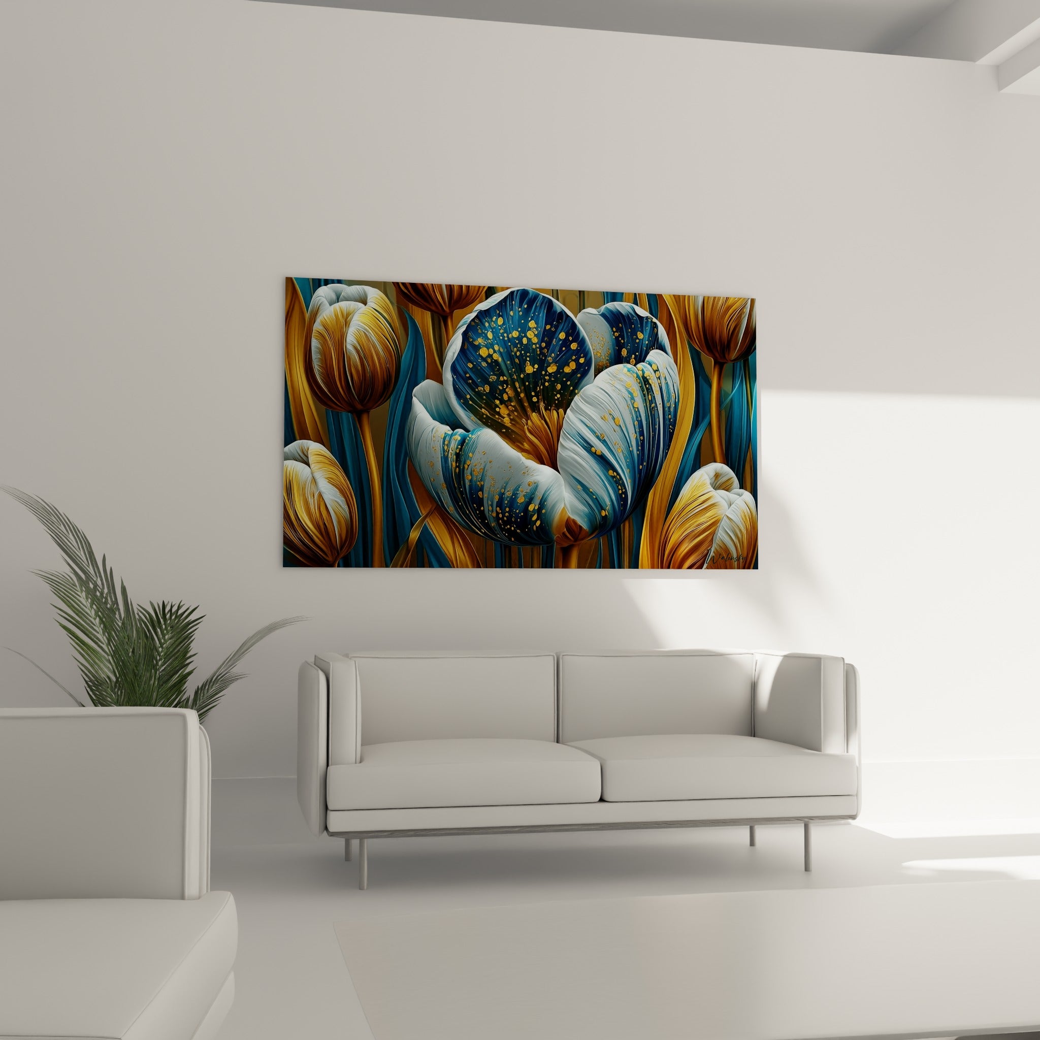 Fleurs de tulipe bleutées et dorées finement texturées, placées au-dessus d'un canapé dans un salon lumineux.