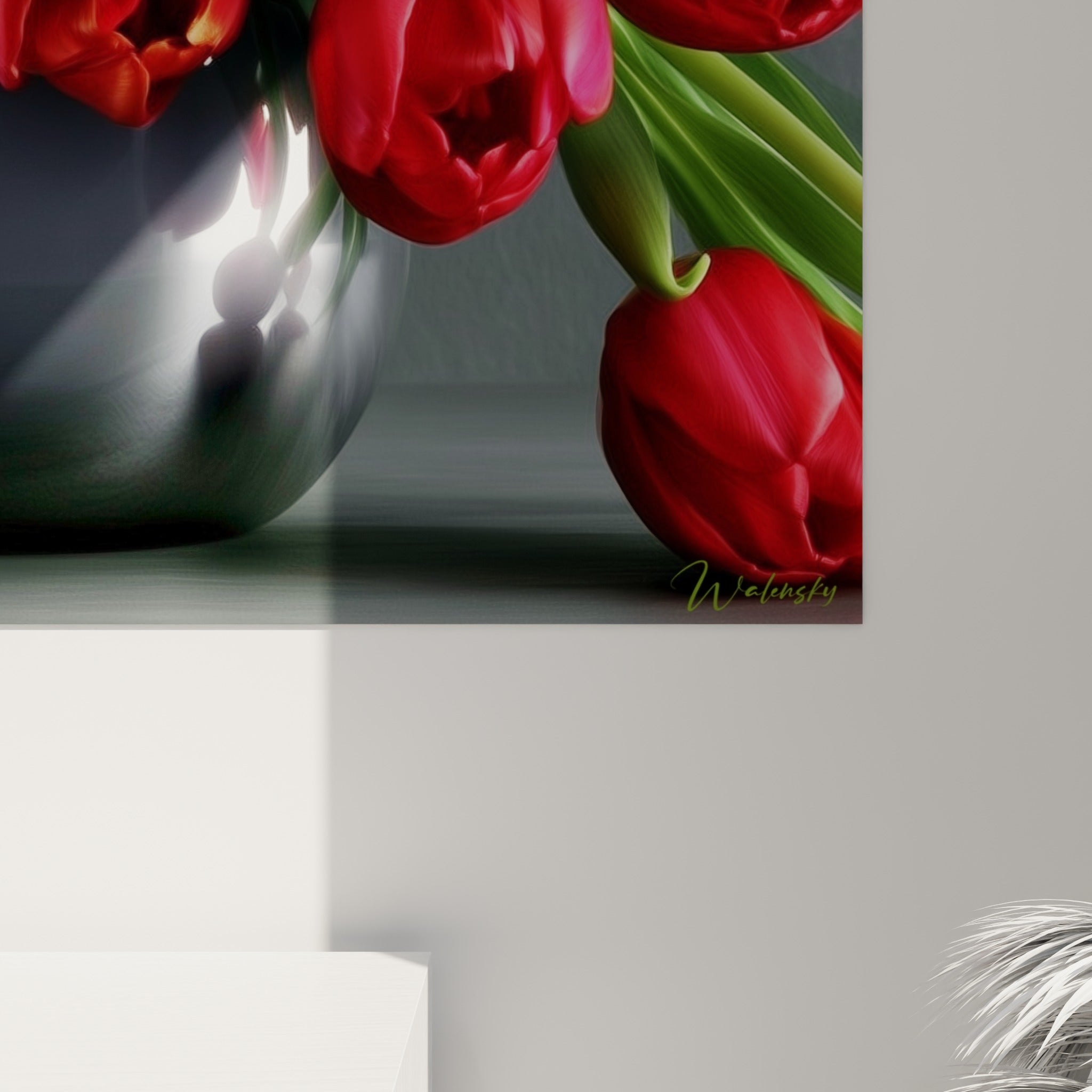 Pétales rouges veloutés et tiges vertes des tulipes, grain fin révélant la texture picturale rapprochée