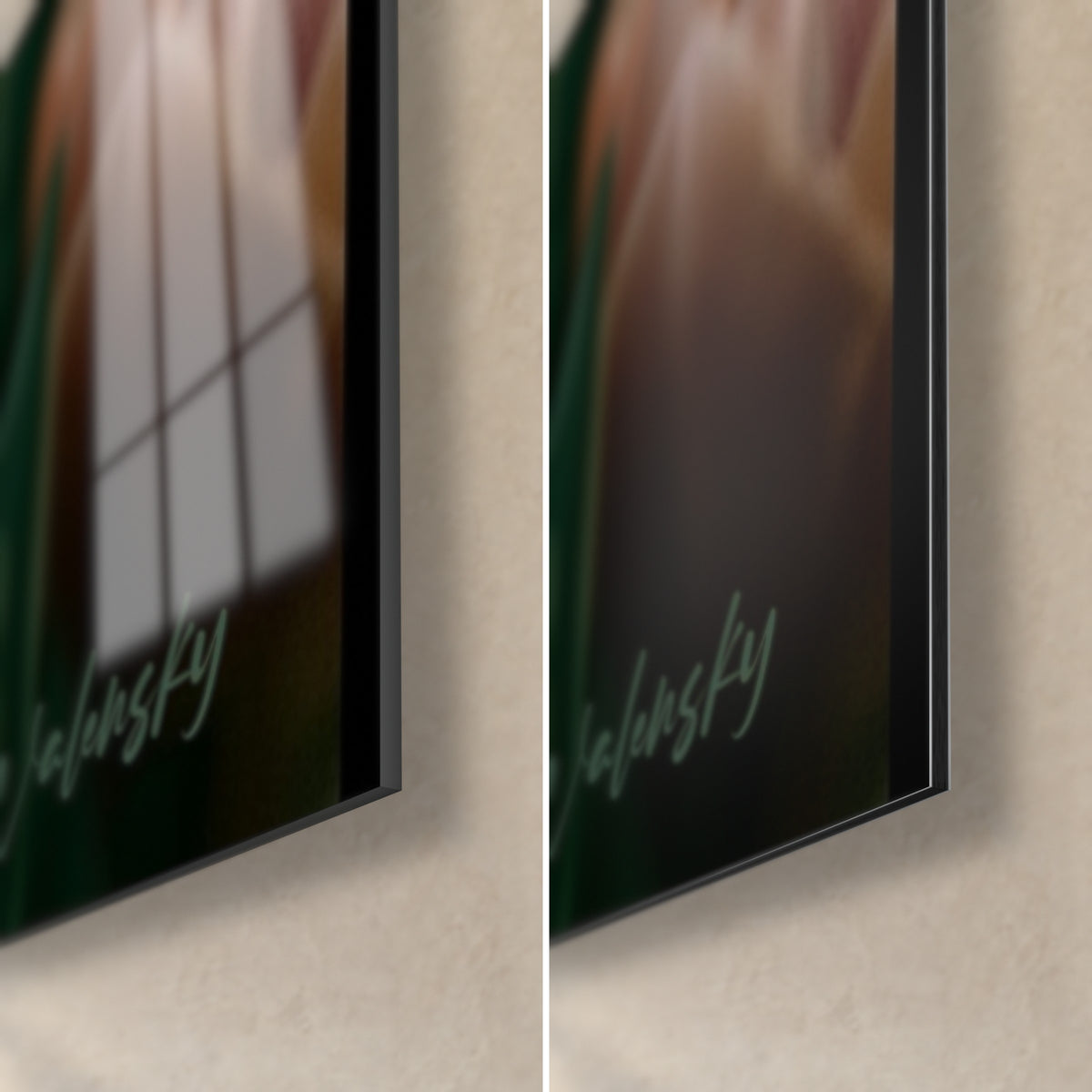 Schilderij koperkleurige tulp op diepgroene achtergrond, rechter onderhoek, glanzend glas links, mat Dibond rechts