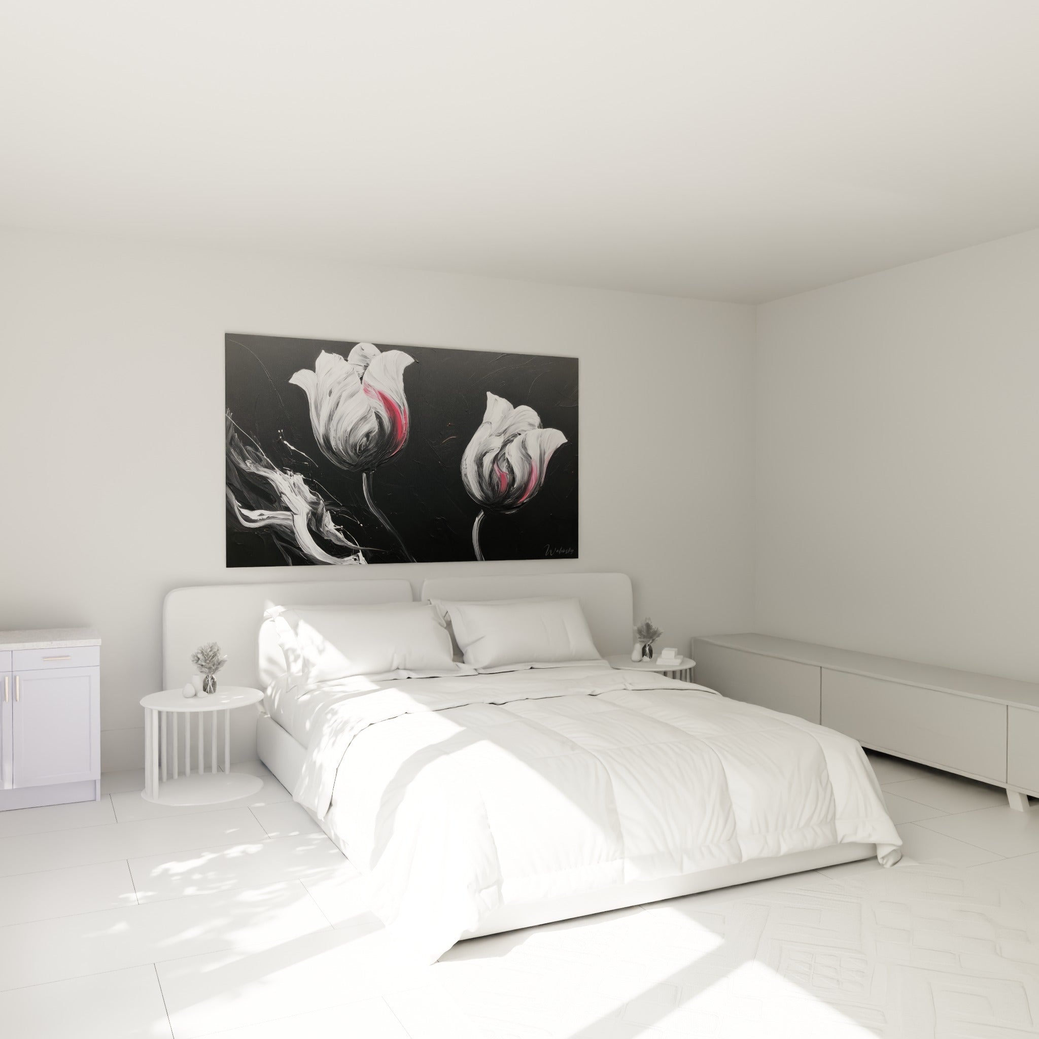 Tulipes blanches et roses en relief peint accrochées au-dessus d'un lit dans une chambre claire