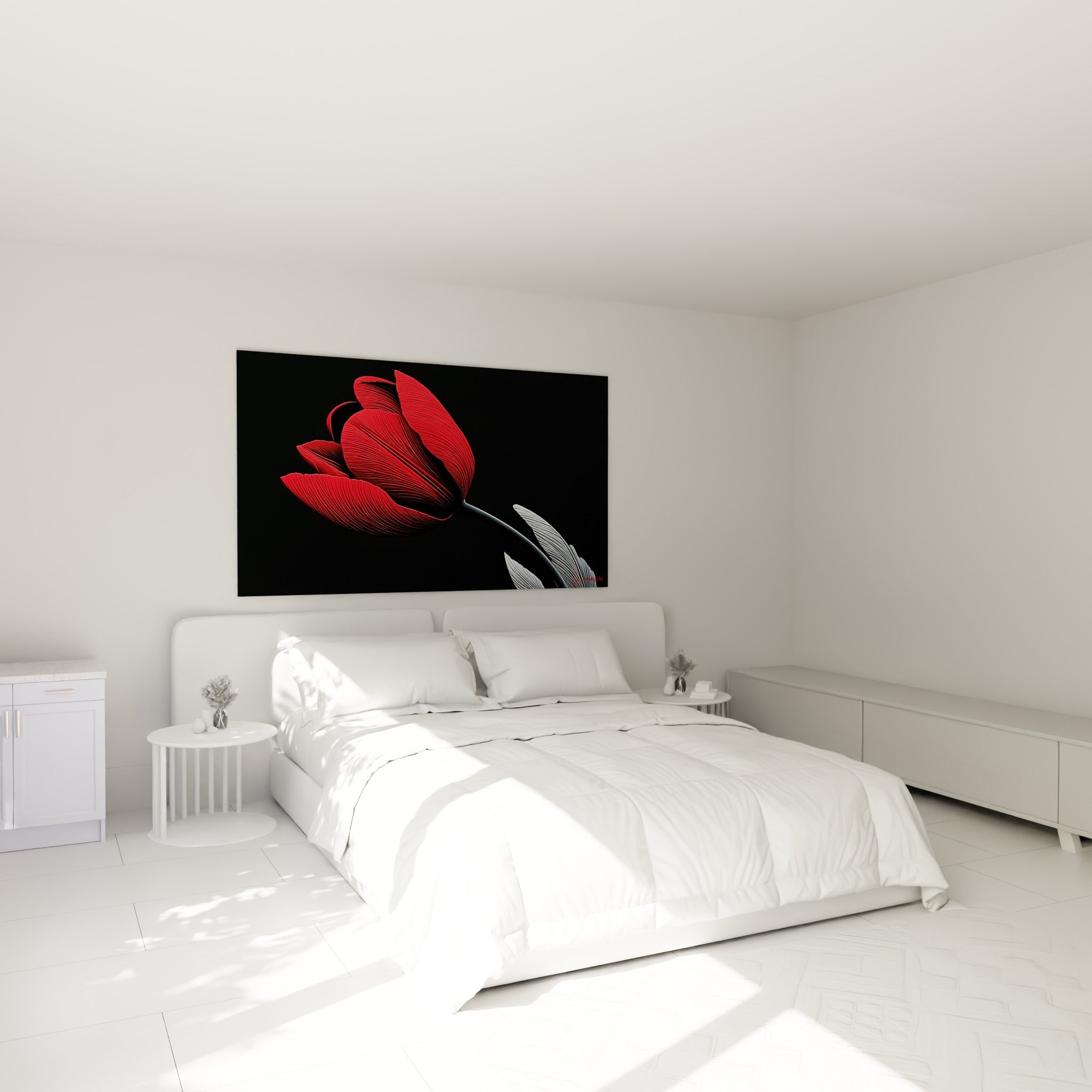 Fleur rouge vif à la tige argentée s'épanouit au-dessus d'un lit dans une chambre claire
