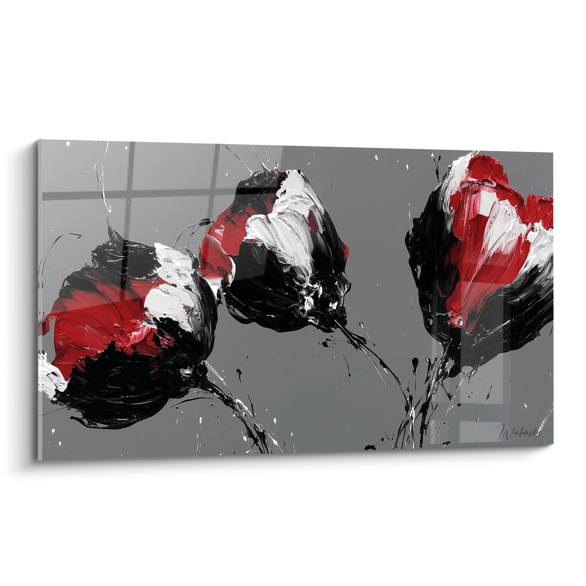 Trois tulipes rouges et noires au couteau se déploient sur un fond gris anthracite texturé