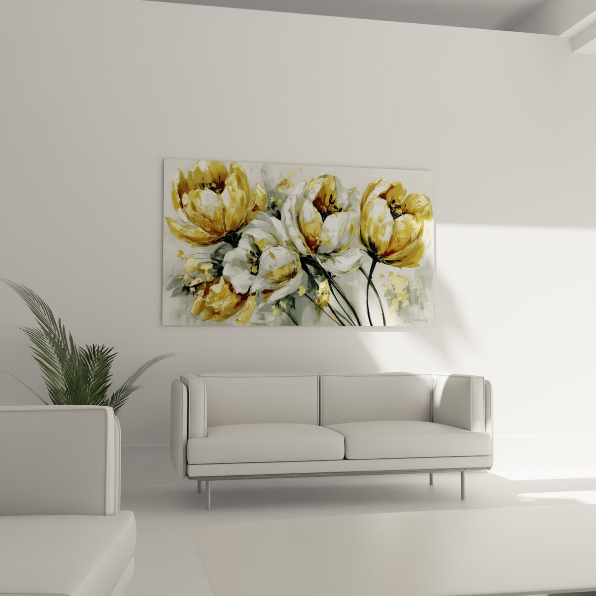 Fleurs de tulipe blanc crème et doré disposées au-dessus d'un canapé dans un salon lumineux