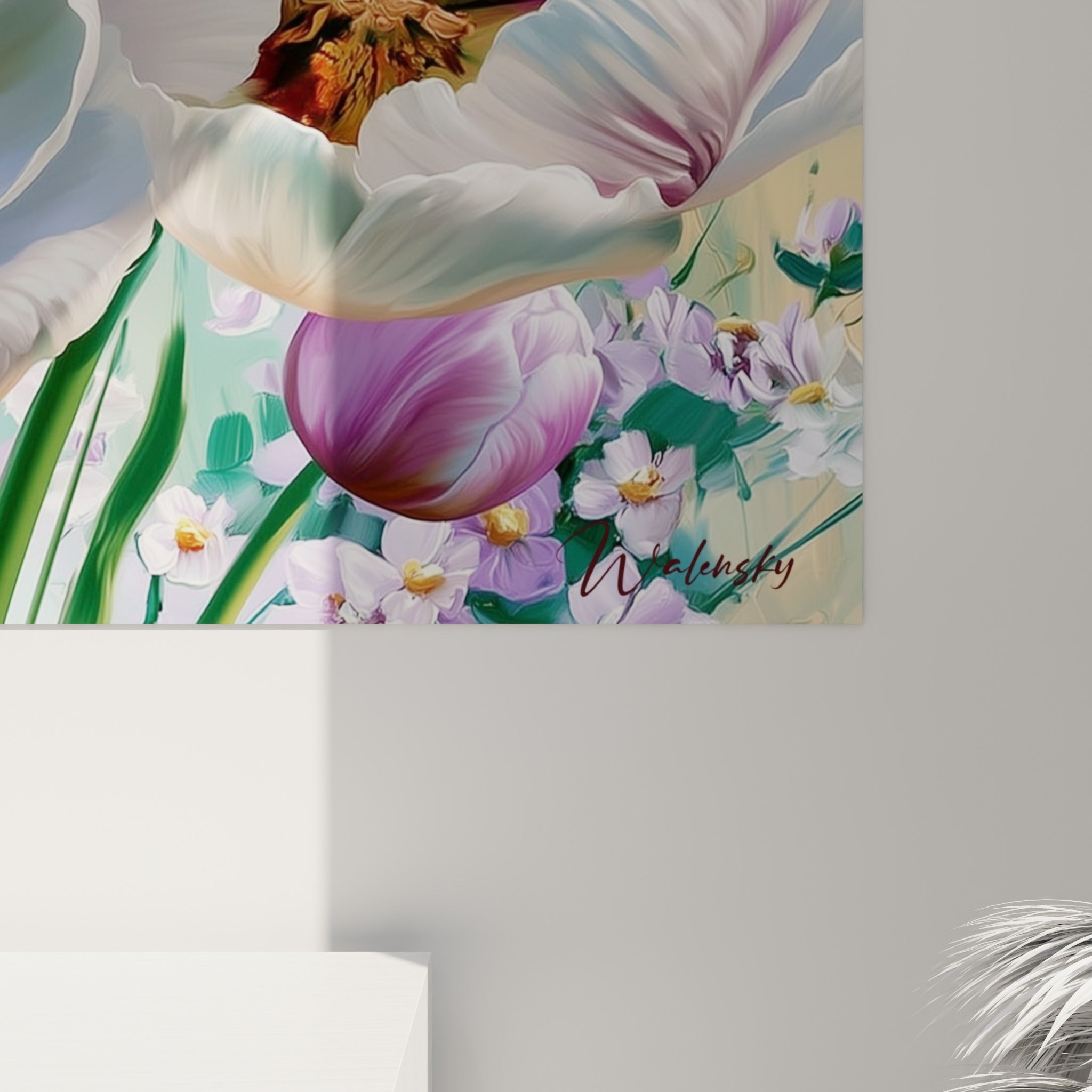 Grain pictural des pétales blancs et touches pourpres, texture fine et lumière dorée au cœur des tulipes