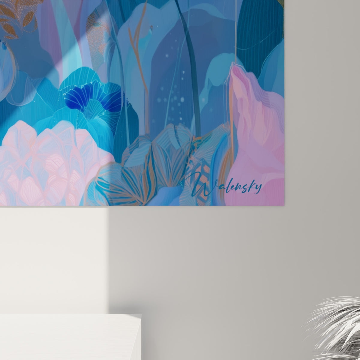 Grain pictural du tableau Tulipe révélant textures dorées et dégradés bleu marine sur rose poudré