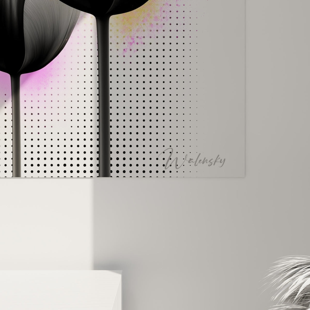Empâtements noirs et grain pointillé visibles de près, dégradé gris et éclat rose sur la toile