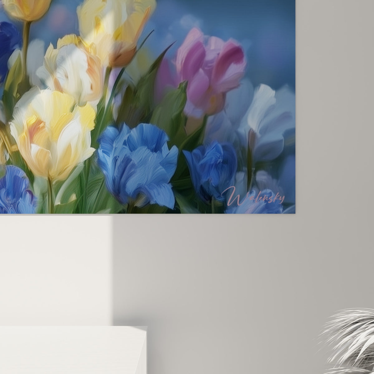 Empâtements colorés jaunes et violets visibles de près sur les pétales de tulipes peintes