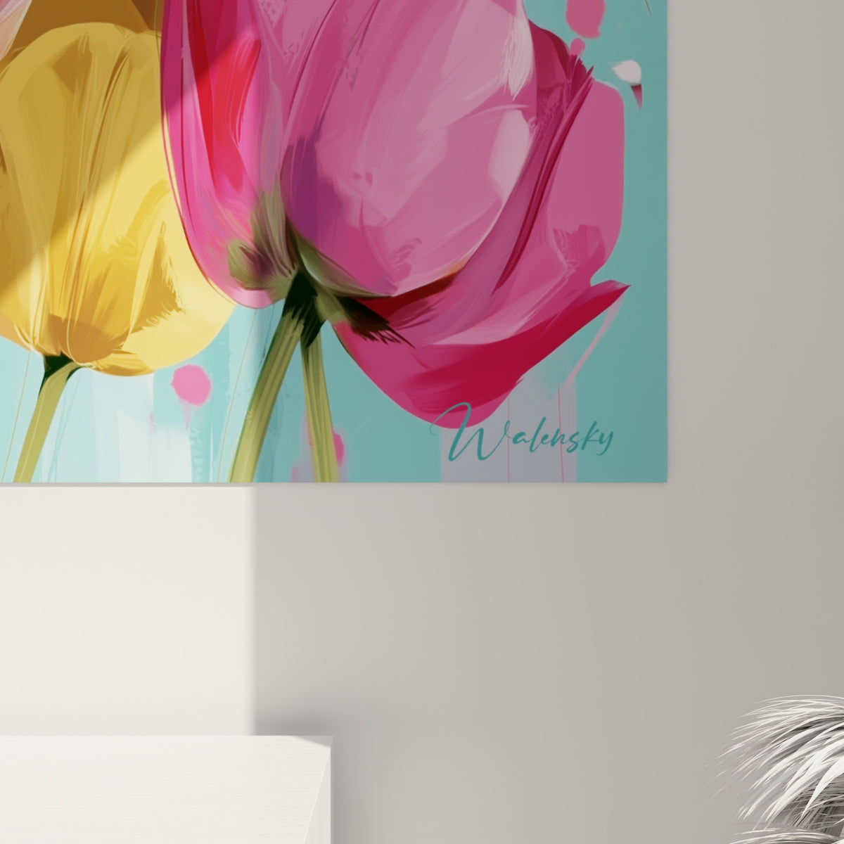 Pétales orangés et roses aux empâtements visibles se mêlant aux coulures turquoise et fuchsia du fond