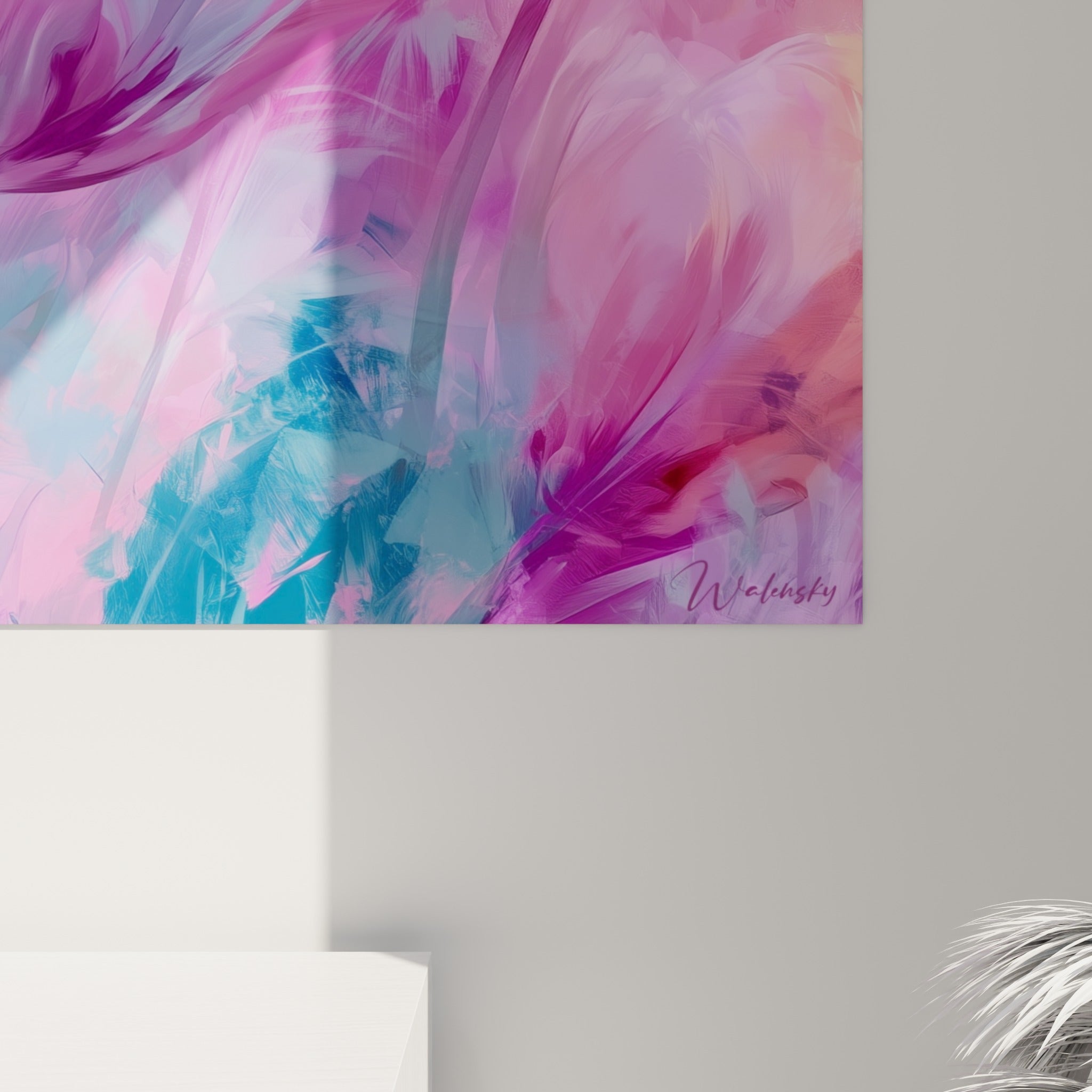 Empâtements roses et coulures turquoise se mêlant en gros plan sur la toile des tulipes