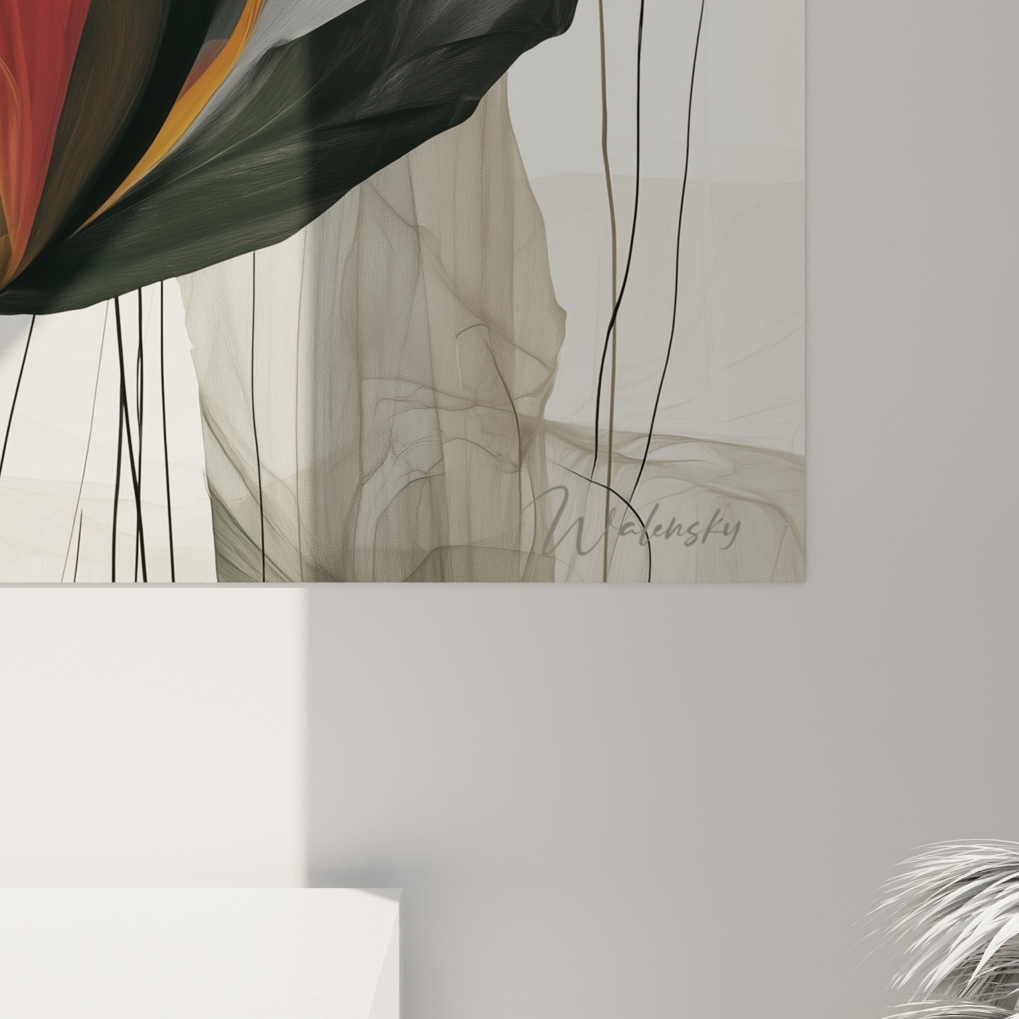 Empâtements orange et grenat se croisent avec des traits noirs fins sur la toile de la tulipe accrochée