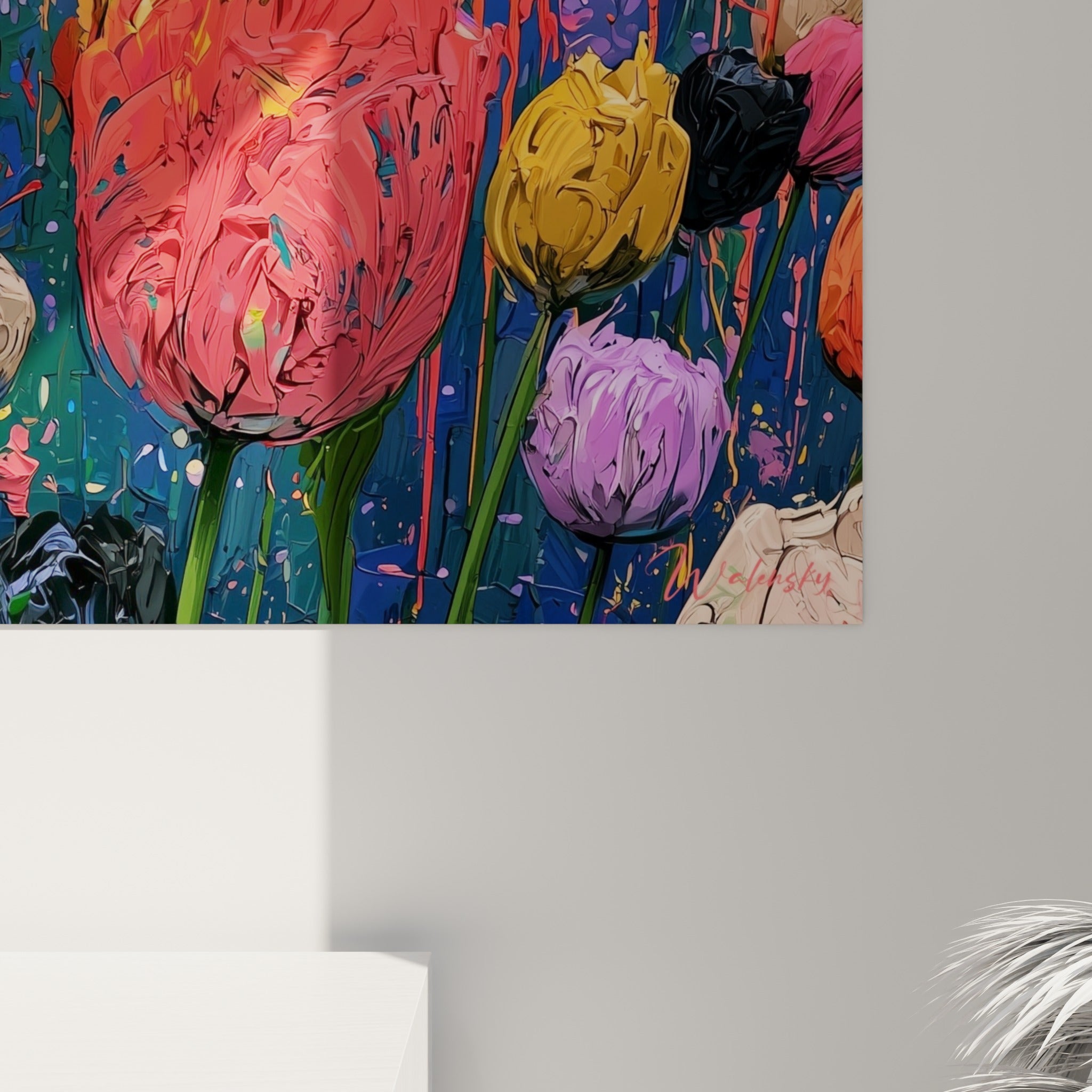 Empâtements épais de peinture rouge et dorée révélant la matière dense des pétales de tulipes