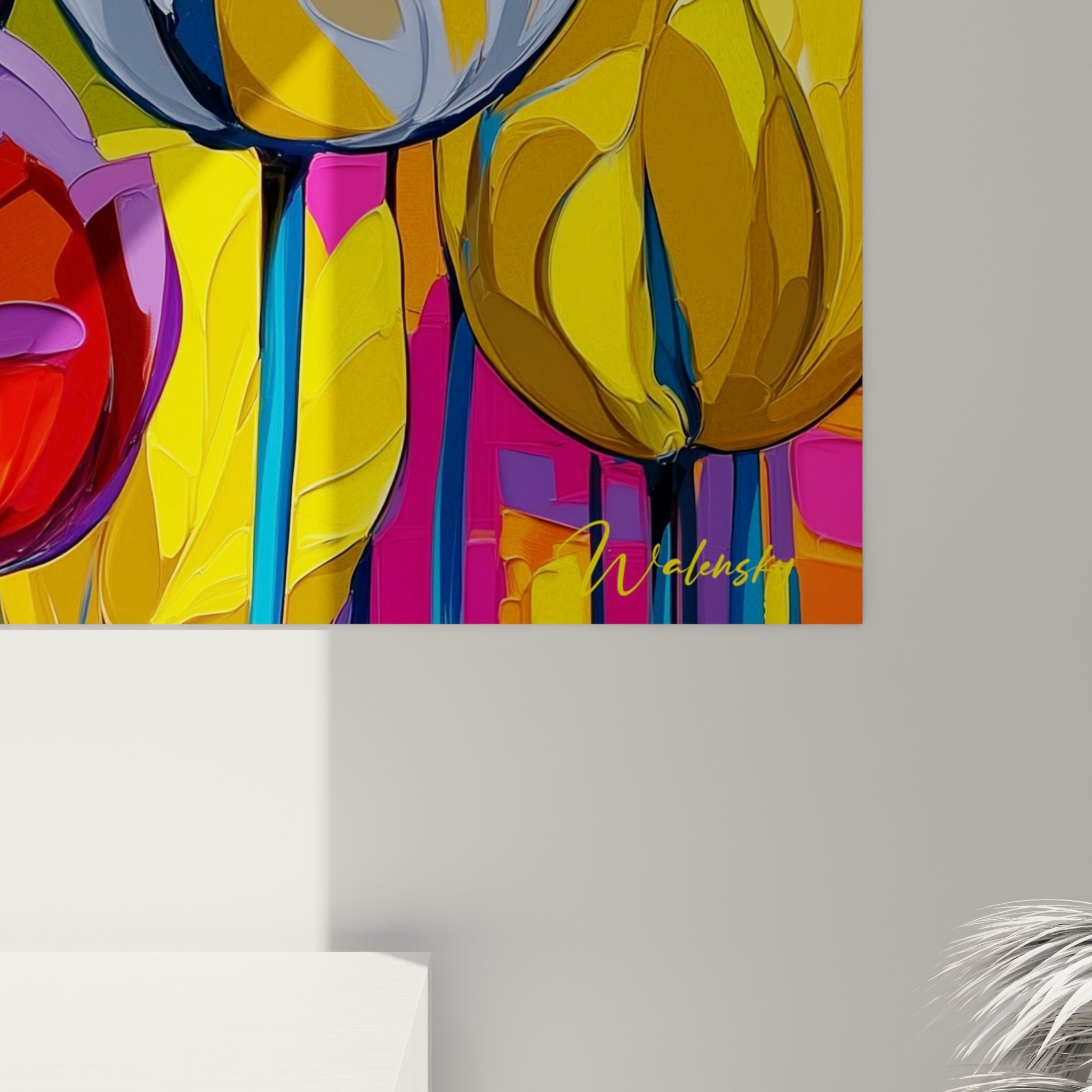 Empâtements de peinture jaune et bordeaux formant les pétales d'une tulipe, matière épaisse et coulures visibles
