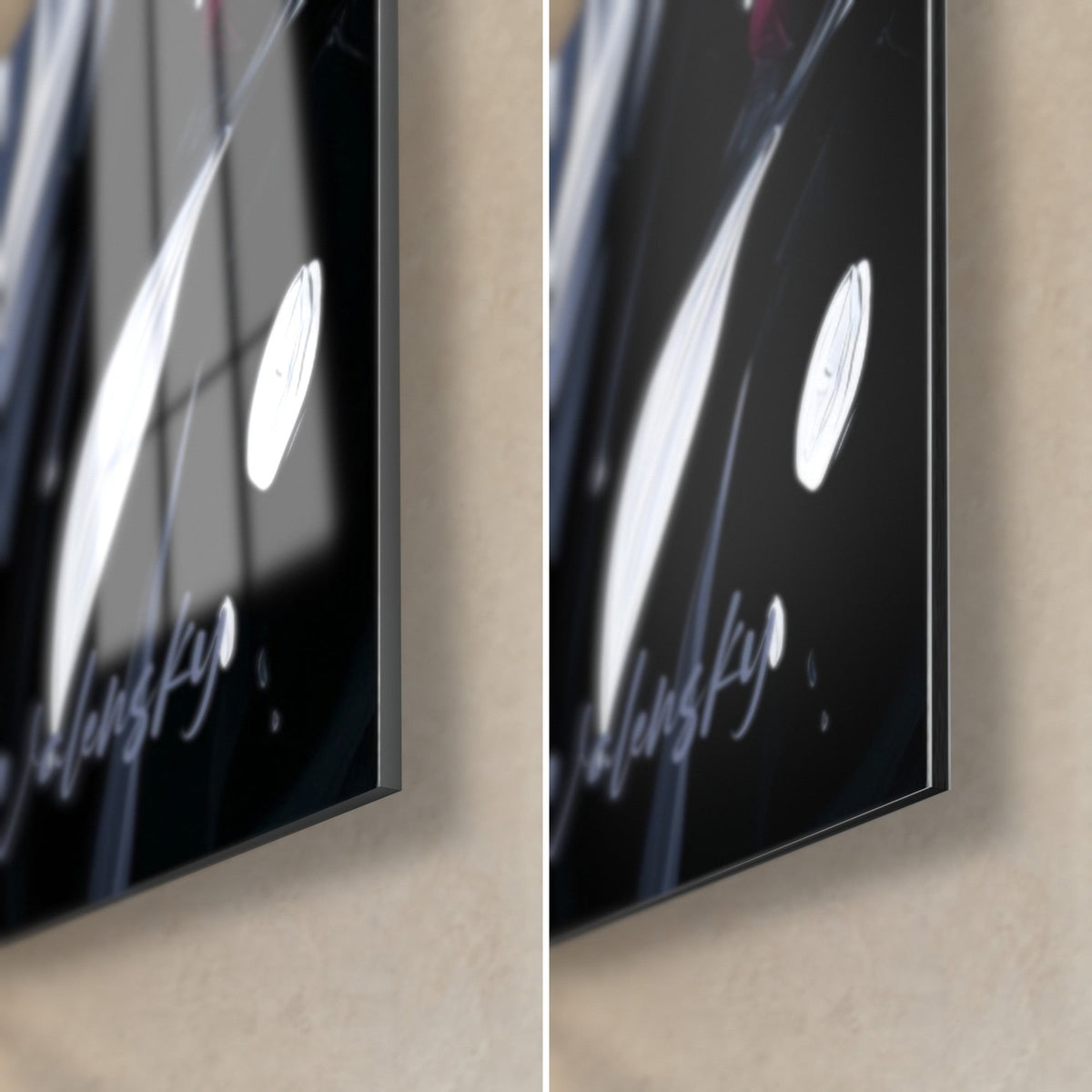 Schilderij paarse tulp met goudstrepen, rechtsonder: glanzend acrylglas links, mat zwart Dibond-aluminium rechts