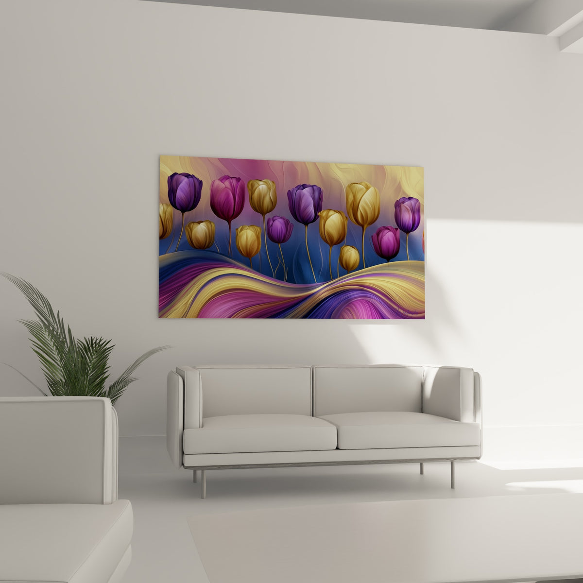Fleurs de tulipe pourpres et dorées disposées au-dessus d'un canapé dans un salon lumineux