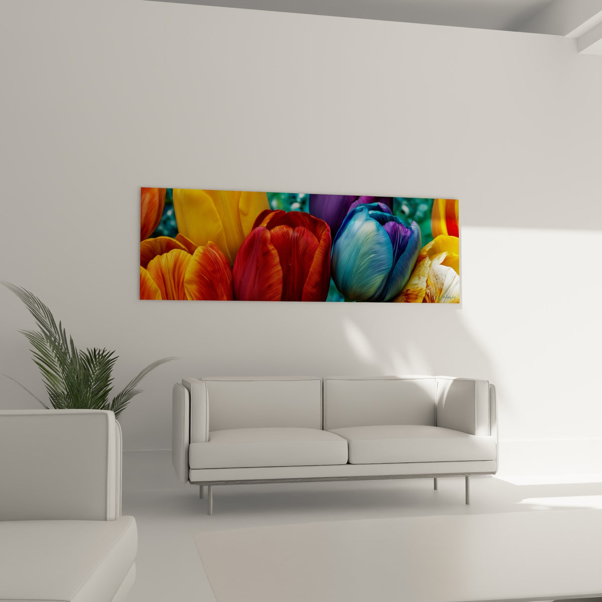 Tulipes orangées et violettes aux nuances chatoyantes, disposées au-dessus d'un canapé dans un salon lumineux