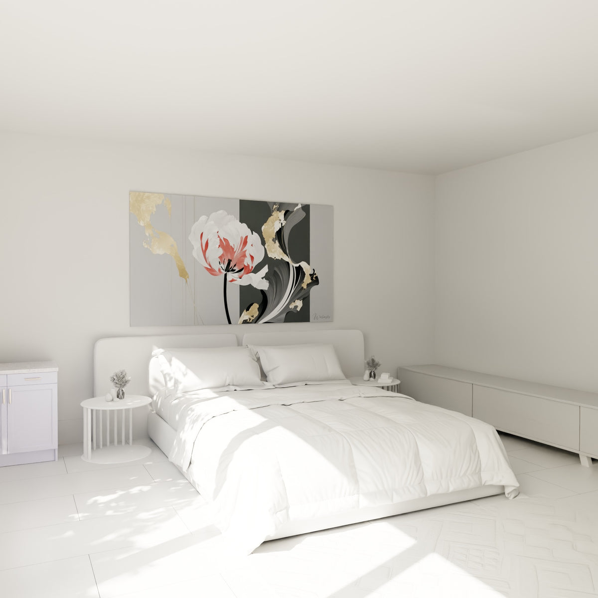 Fleur corail et blanche déployée en éclat, accrochée au-dessus d'un lit dans une chambre claire