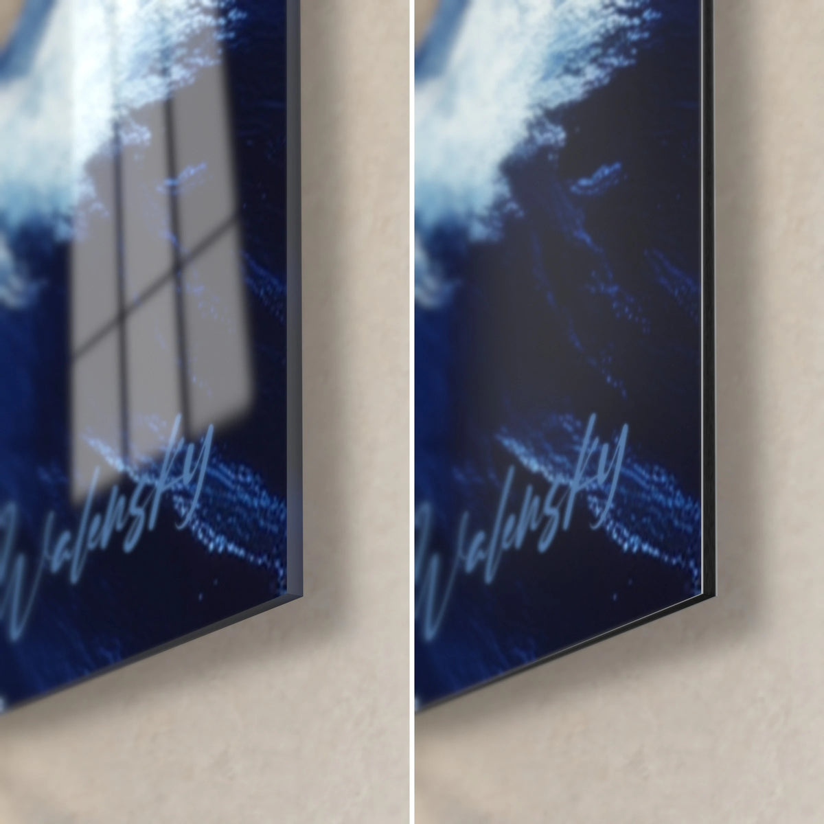 Gemälde mit aufgewühltem Meer in Marineblau, untere rechte Ecke: glänzendes Acrylglas links, matte Dibond-Aluminium rechts, 3 mm Kante und Signatur