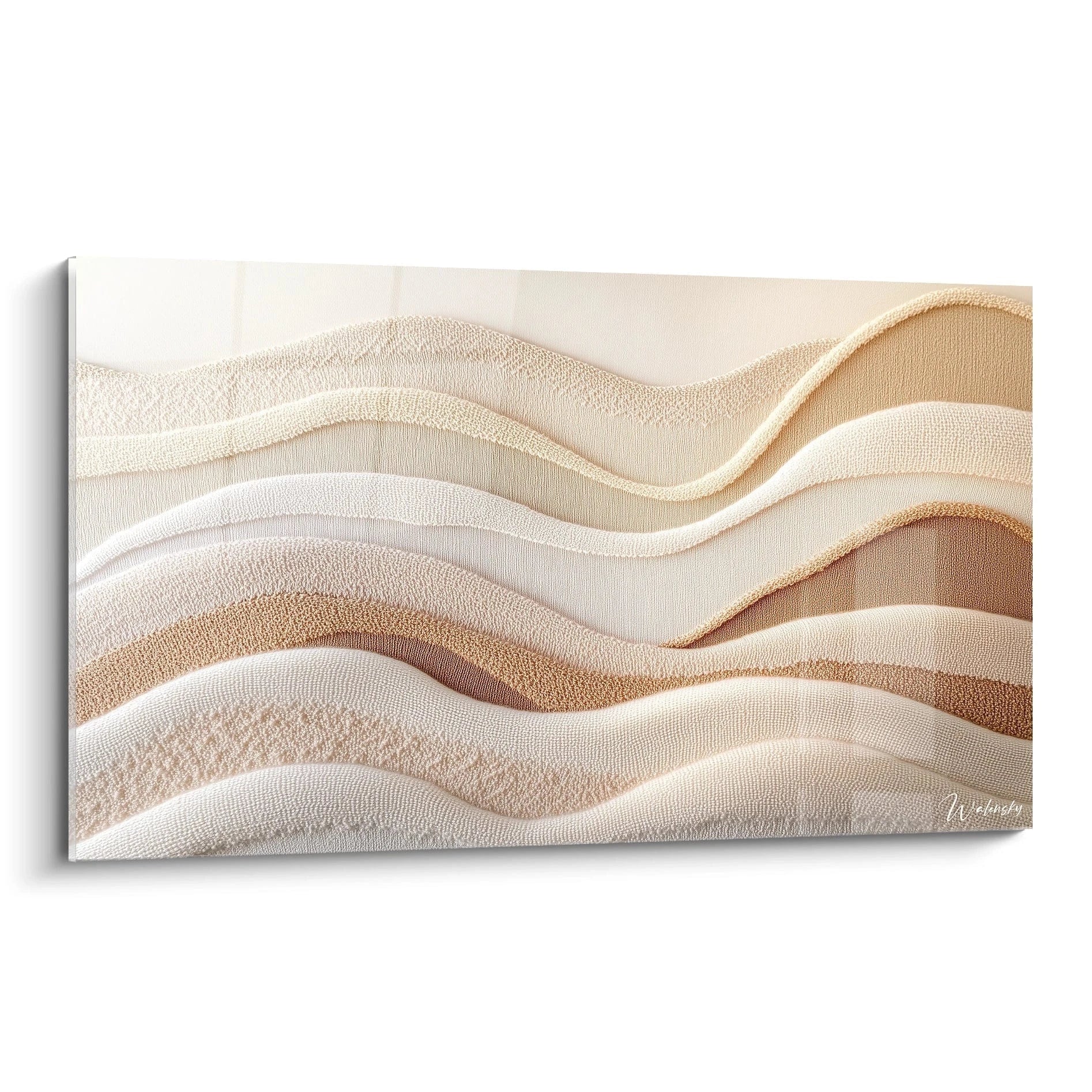 Un tableau artistique présentant des vagues ondulantes texturées en relief, avec plusieurs couches superposées de teintes beige, blanc crème et brun doré, créant un effet tridimensionnel évoquant des dunes de sable ou des formations désertiques naturelles.
