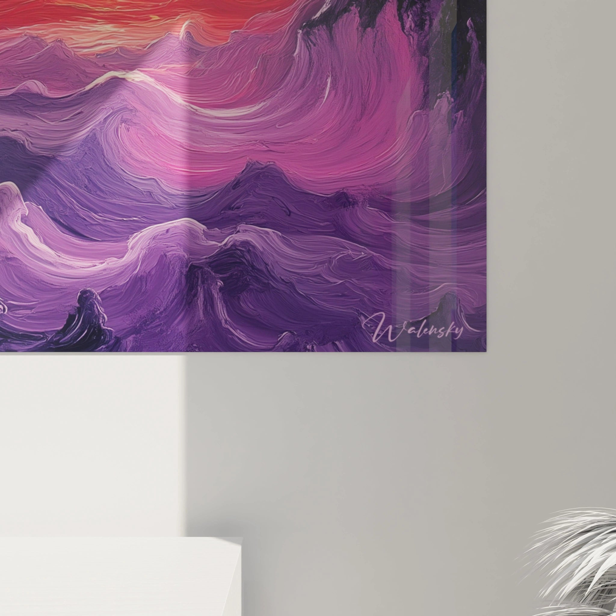 Un tableau coucher de soleil expressionniste représentant l'astre solaire baignant l'horizon de lumière dorée entre ciel embrasé et mer violacée, avec des textures en relief créées par des coups de pinceau visibles et des contrastes chromatiques intenses.
