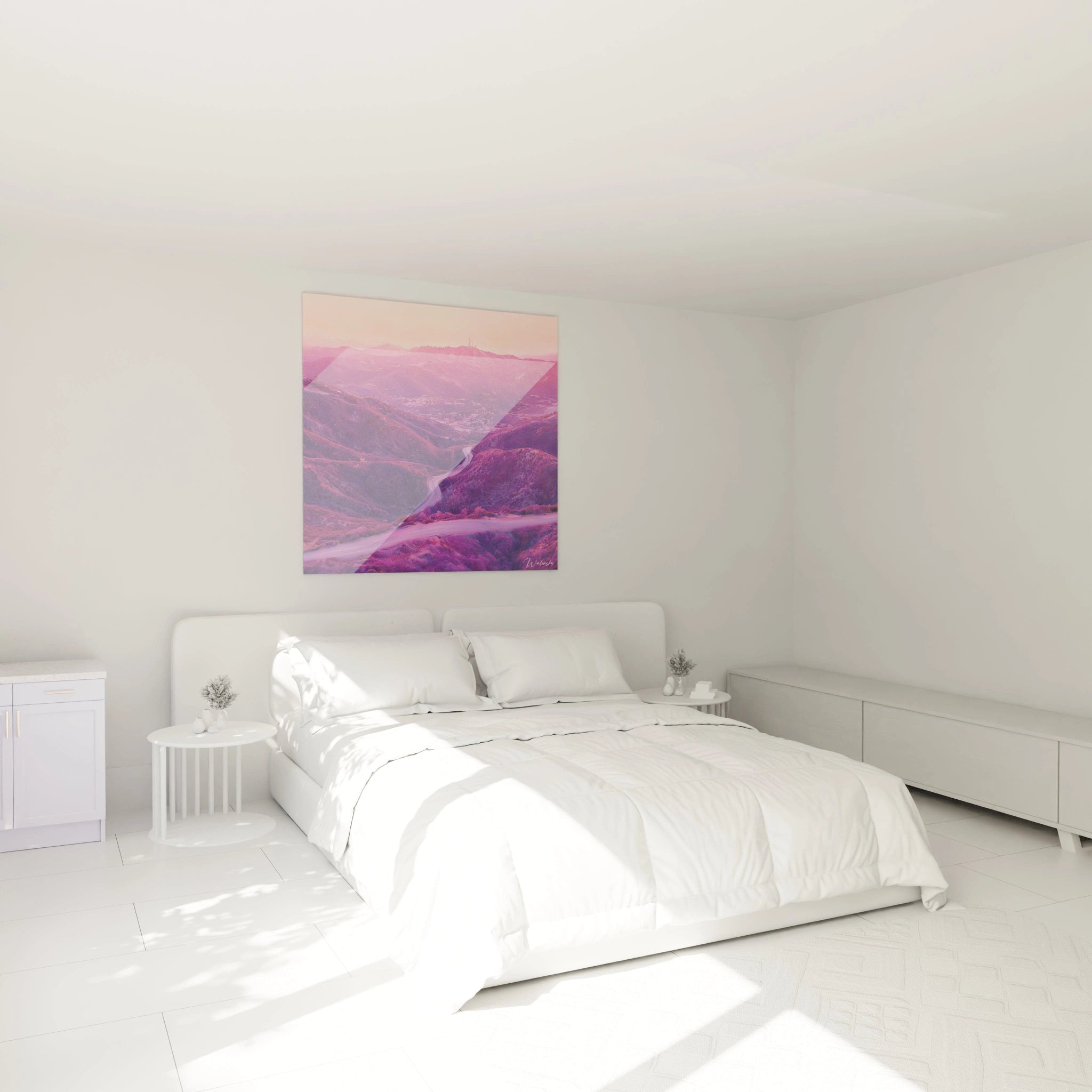 Un tableau montagne stylisé offrant une vue panoramique sur un paysage alpin transformé par une palette chromatique rose et violette. Les reliefs texturés et la perspective plongeante accentuent la profondeur et le caractère onirique de la composition.

