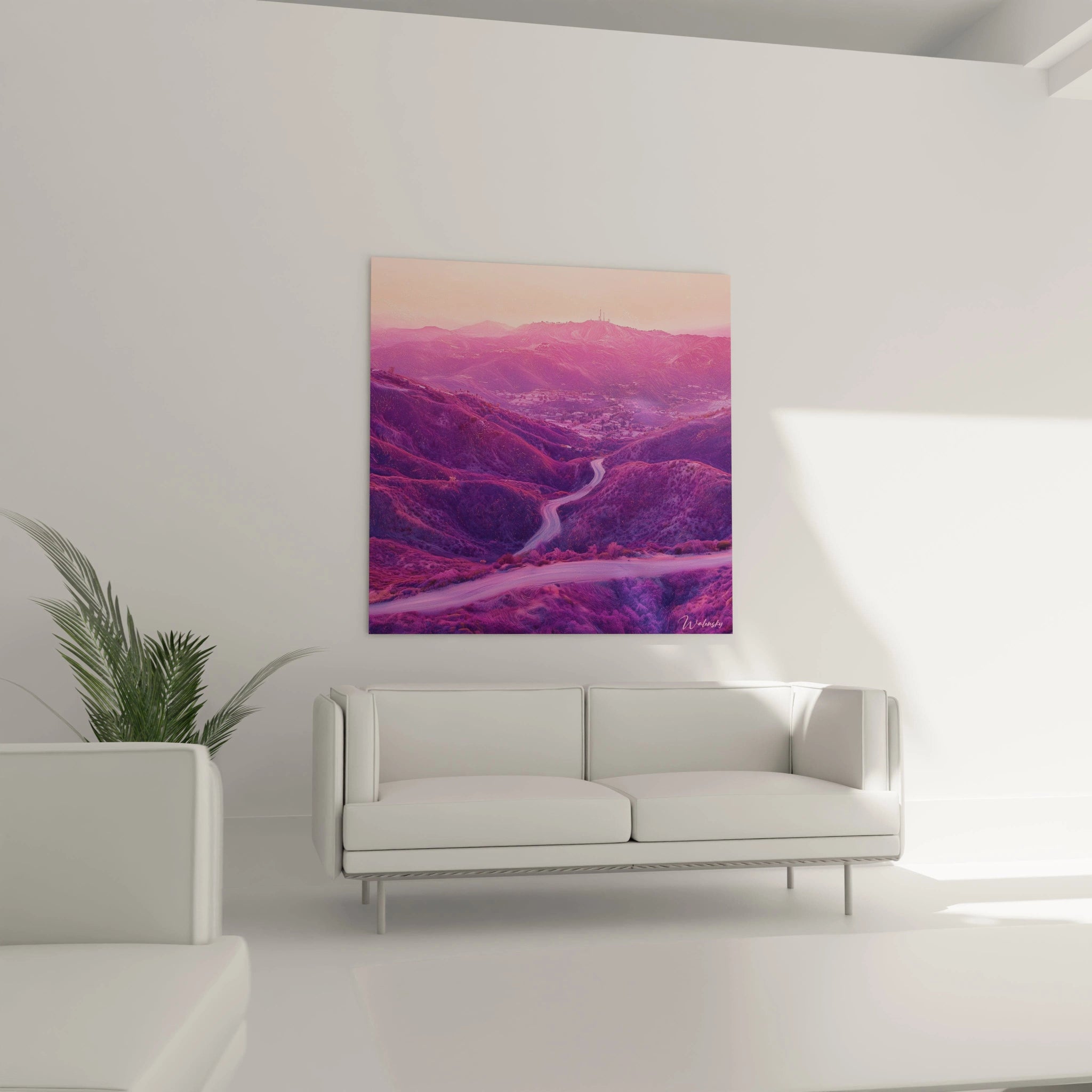 Un tableau montagne aux contrastes saisissants entre les roses lumineux et les violets profonds. La composition présente une vallée encaissée traversée par une route claire, avec des textures fluides qui donnent aux formations rocheuses un aspect presque liquide.
