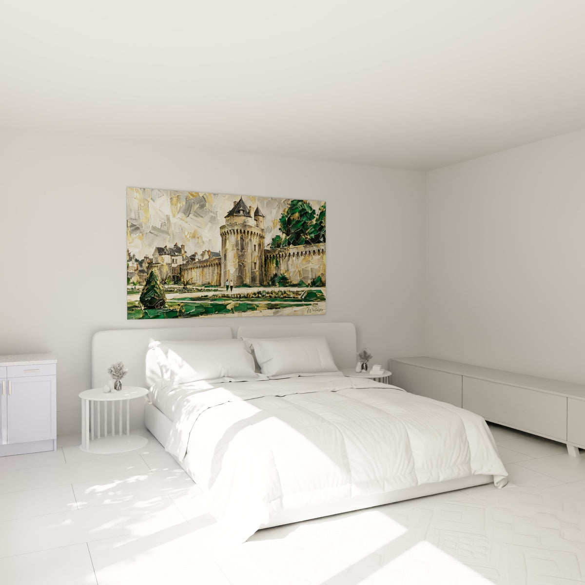 Remparts dorés et verdure dense peints en relief, au-dessus d'un lit dans une chambre claire