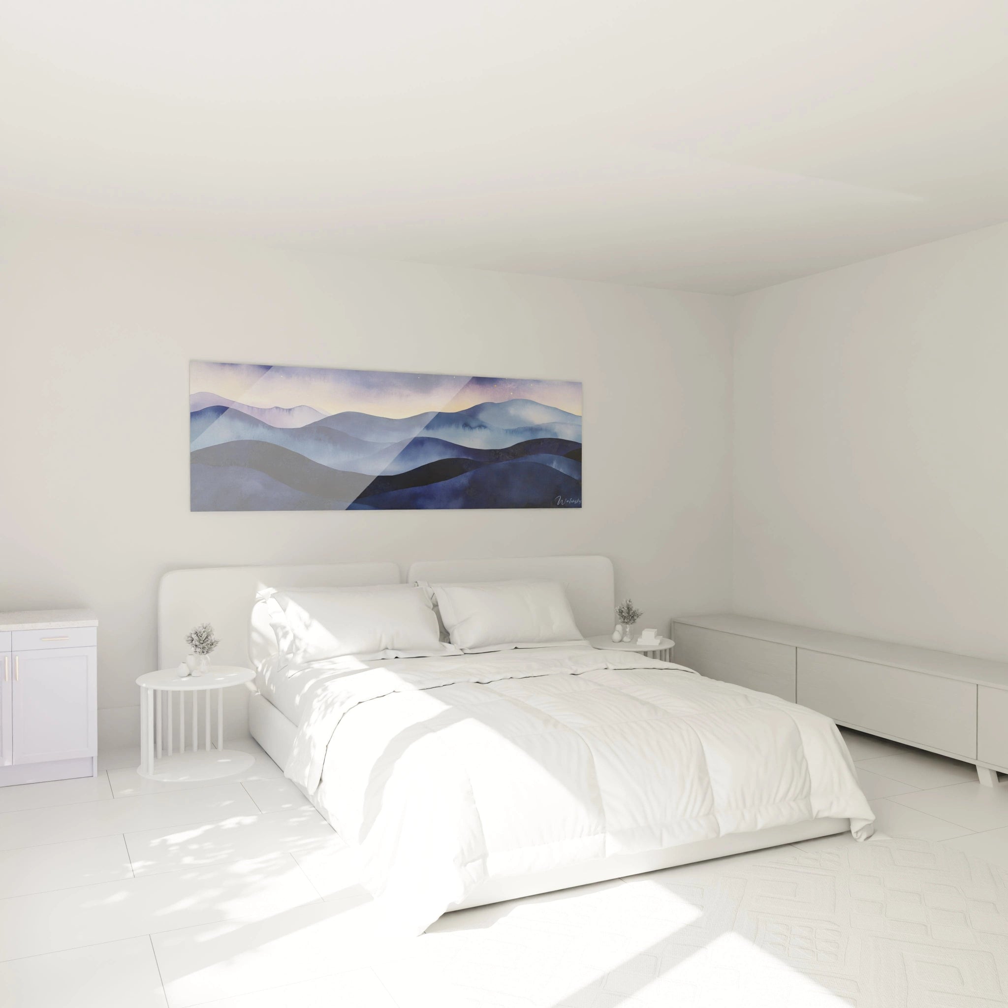 Un tableau montagne crépusculaire représentant plusieurs chaînes montagneuses en dégradés de bleus et violets, avec un ciel beige doré parsemé d'étoiles, évoquant une ambiance paisible grâce à ses transitions fluides entre les reliefs ondulants.
