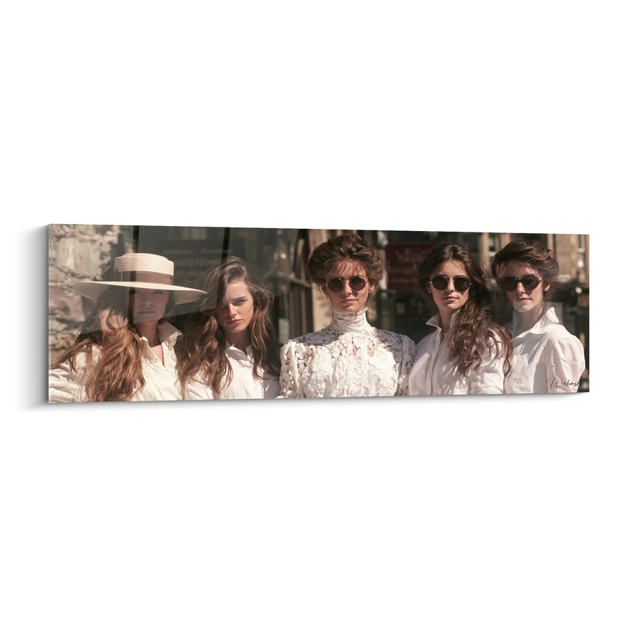 Tableau Cinq femmes chemises blanches lunettes fumées - Portrait intemporel - Edition Vintage