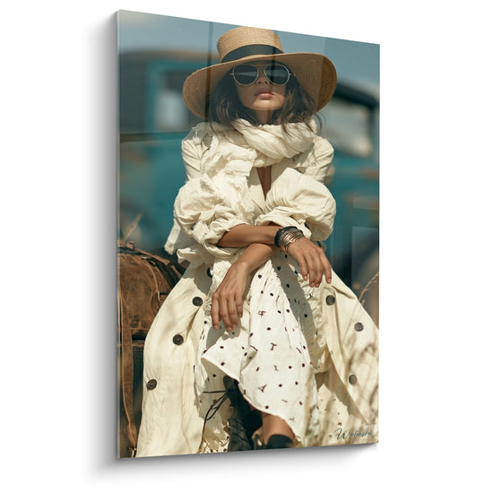 Tableau Femme au chapeau beige et robe crème - Voyageuse au long cours - Edition Vintage