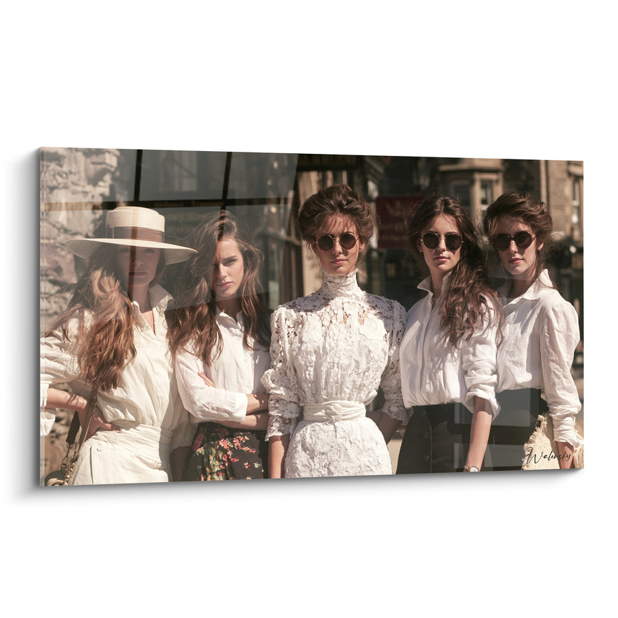 Tableau Cinq femmes chemises blanches lunettes rondes - Sororité assumée - Edition Vintage